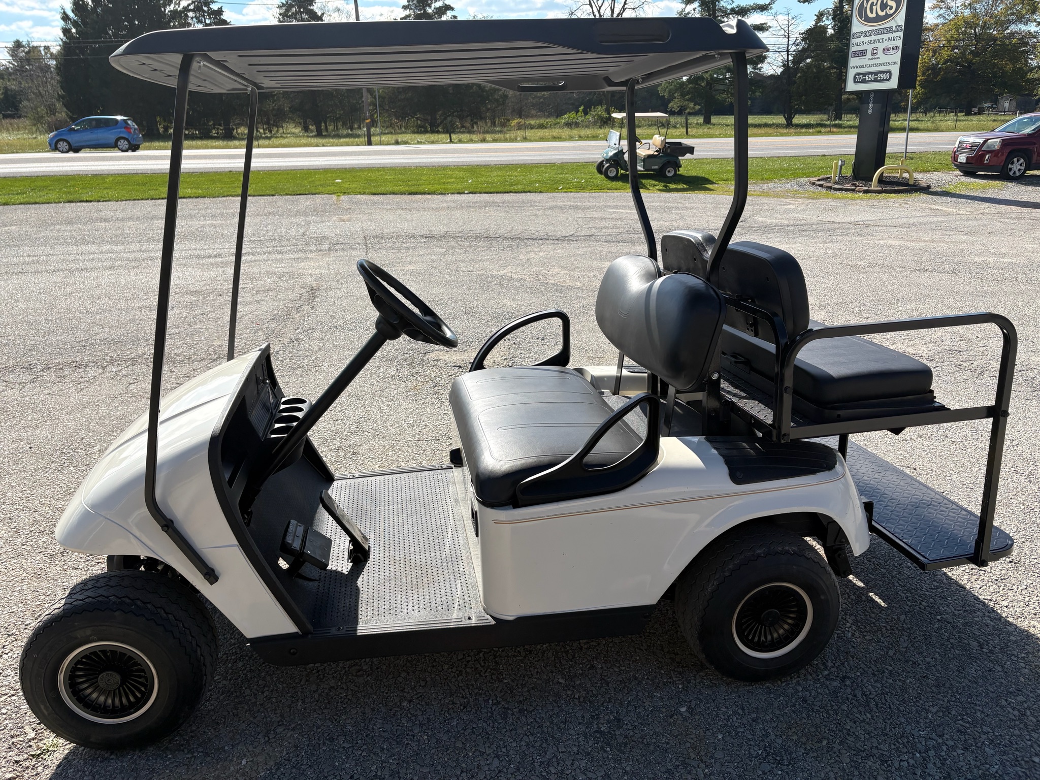 2004 EZGO TXT photo 2