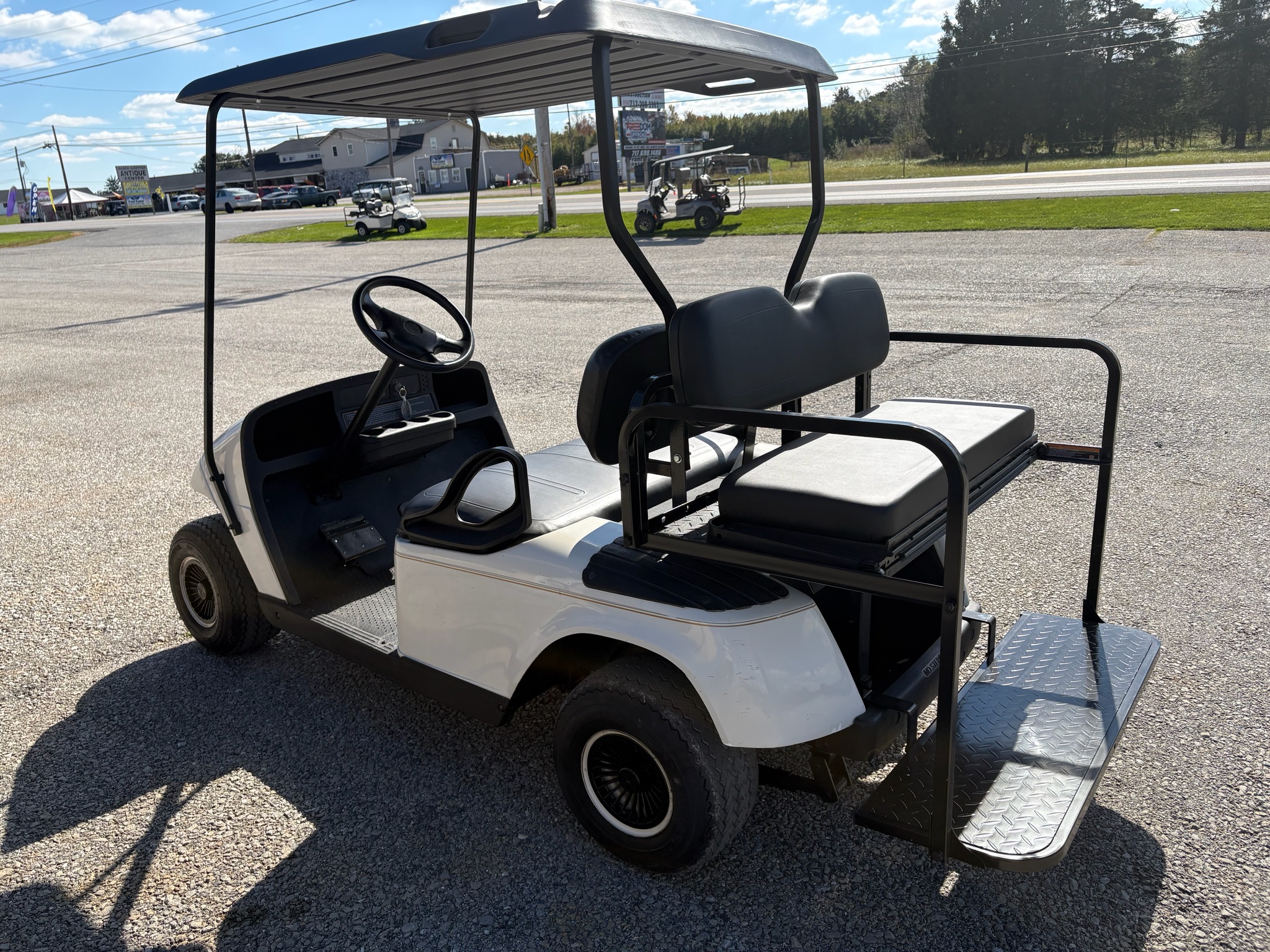 2004 EZGO TXT photo 3