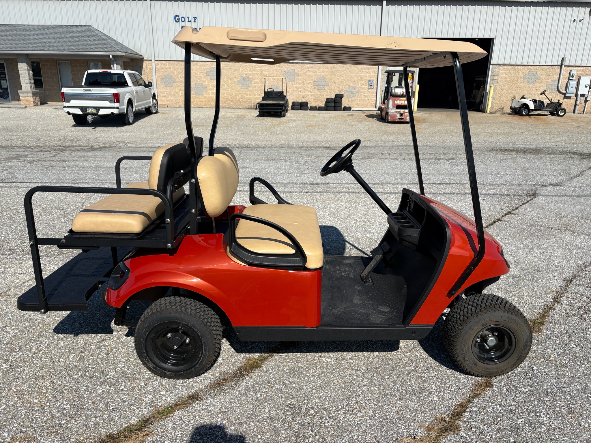 2018 EZGO TXT photo 2