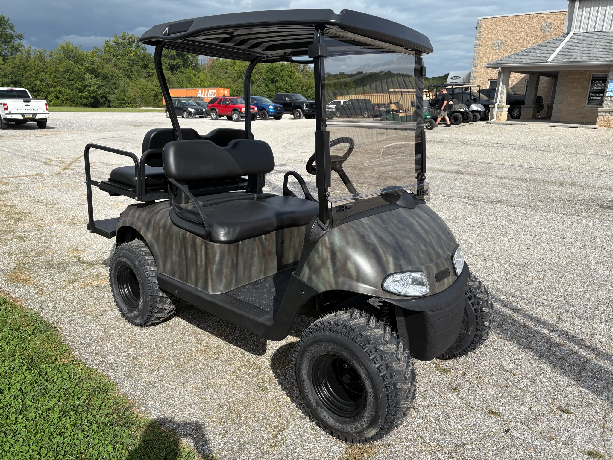 2022 EZGO RXV