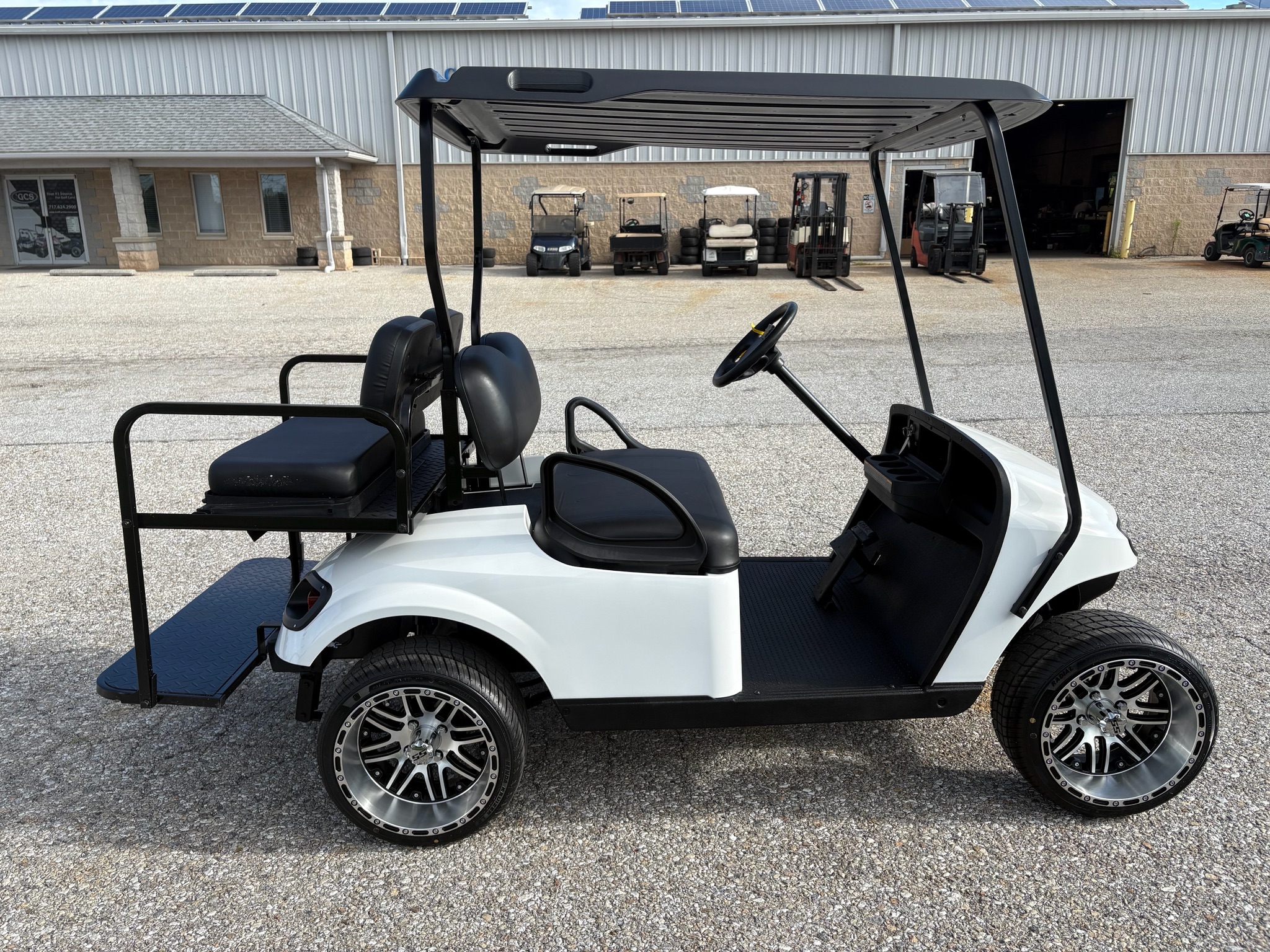 2021 EZGO TXT photo 2