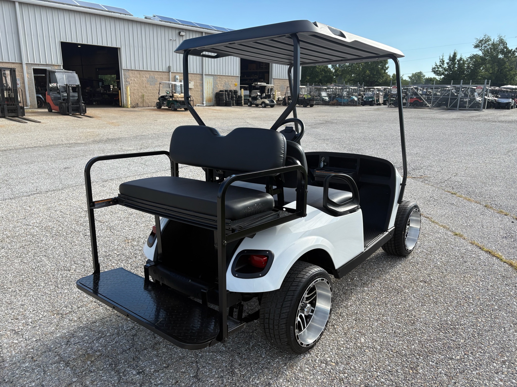 2021 EZGO TXT photo 3