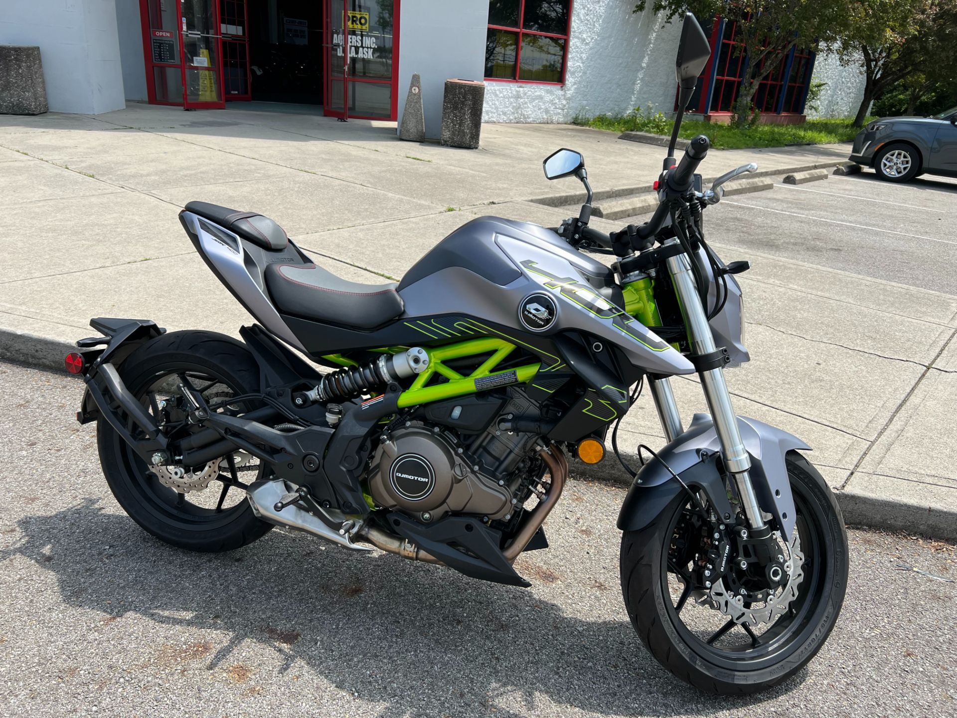 2023 QJMotor SRK400 in Columbus, Ohio - Photo 2
