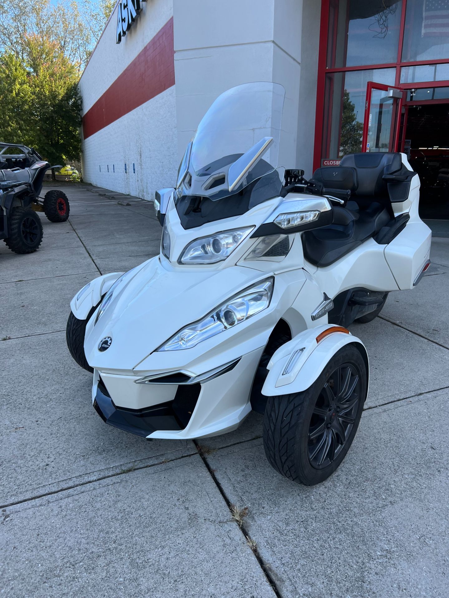 2014 Can-Am SPYDER RT-S in Columbus, Ohio - Photo 2