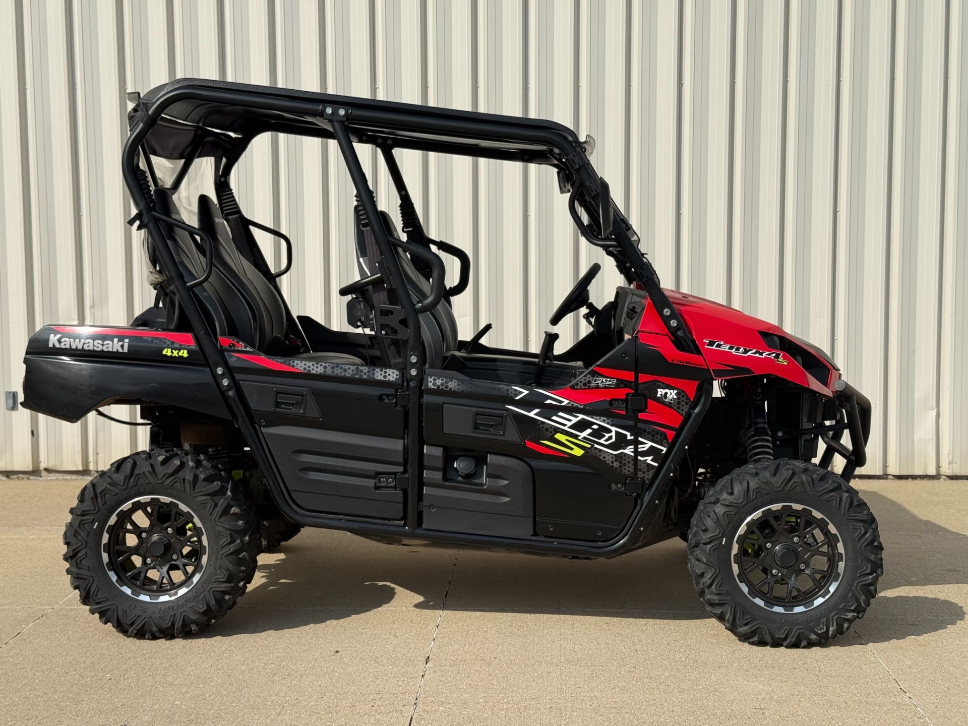 Used 2023 Kawasaki Teryx4 S LE Neon Red / Super Black