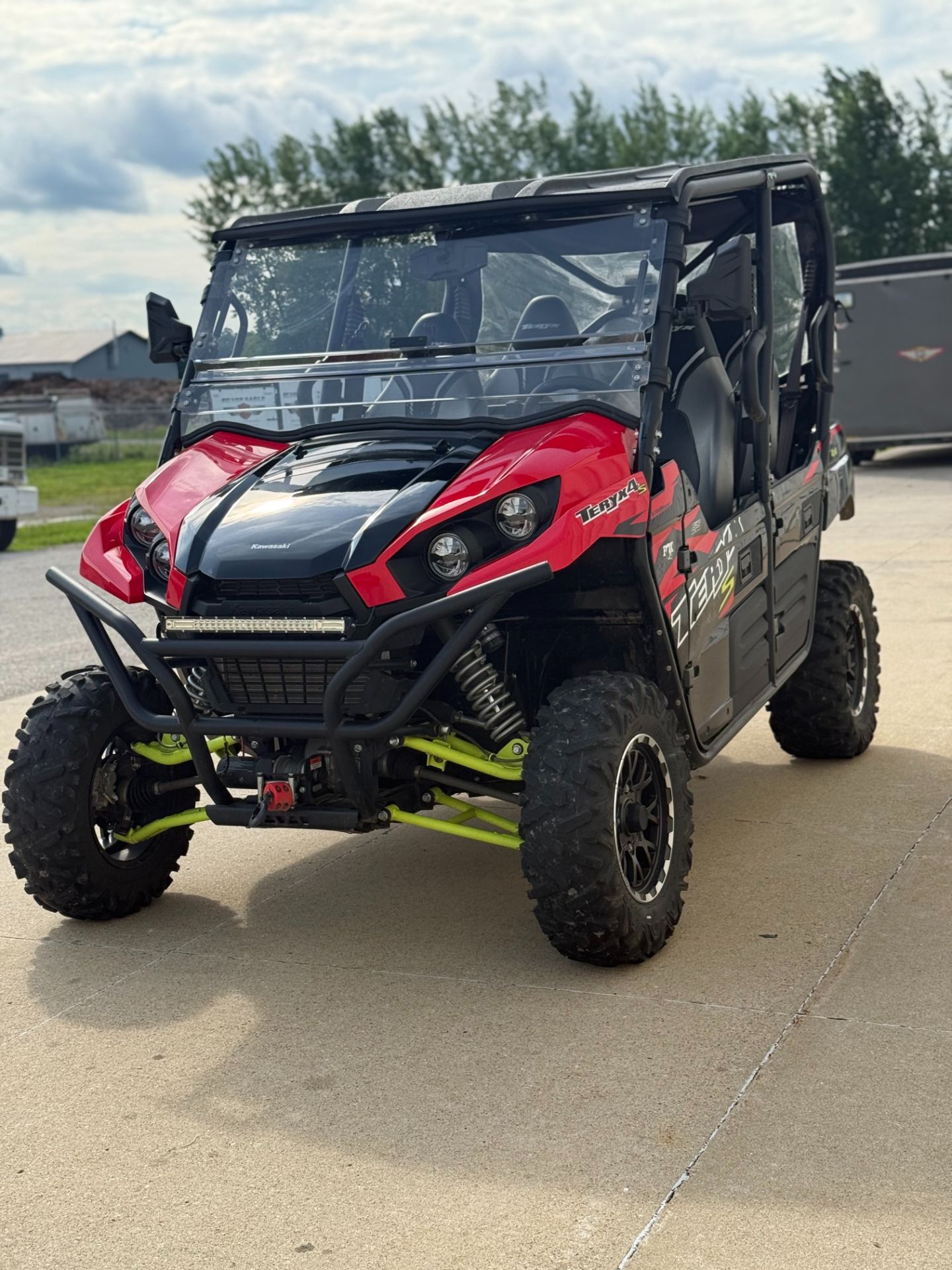Used 2023 Kawasaki Teryx4 S LE Neon Red / Super Black