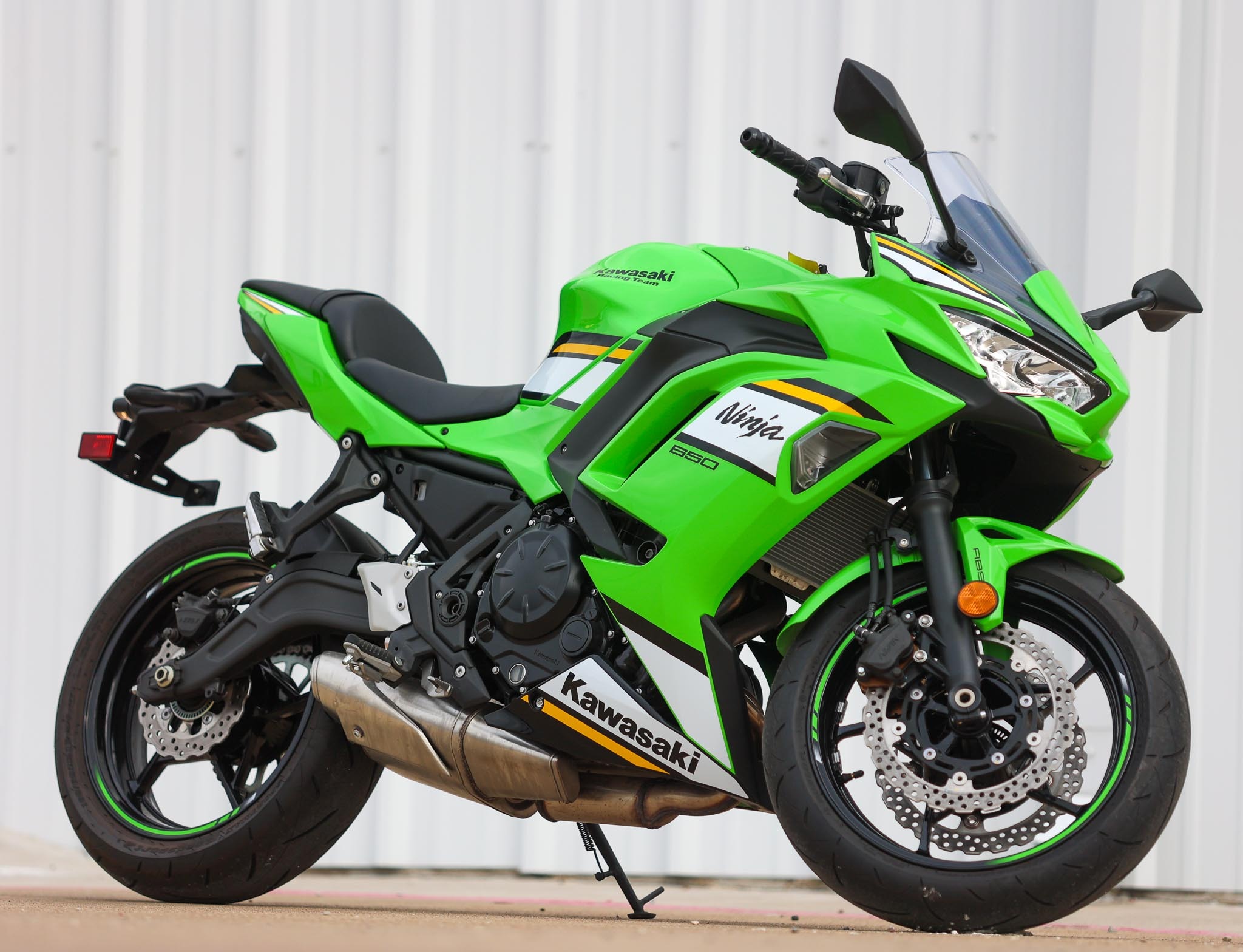 Used 2025 Kawasaki Ninja® 650 ABS Green