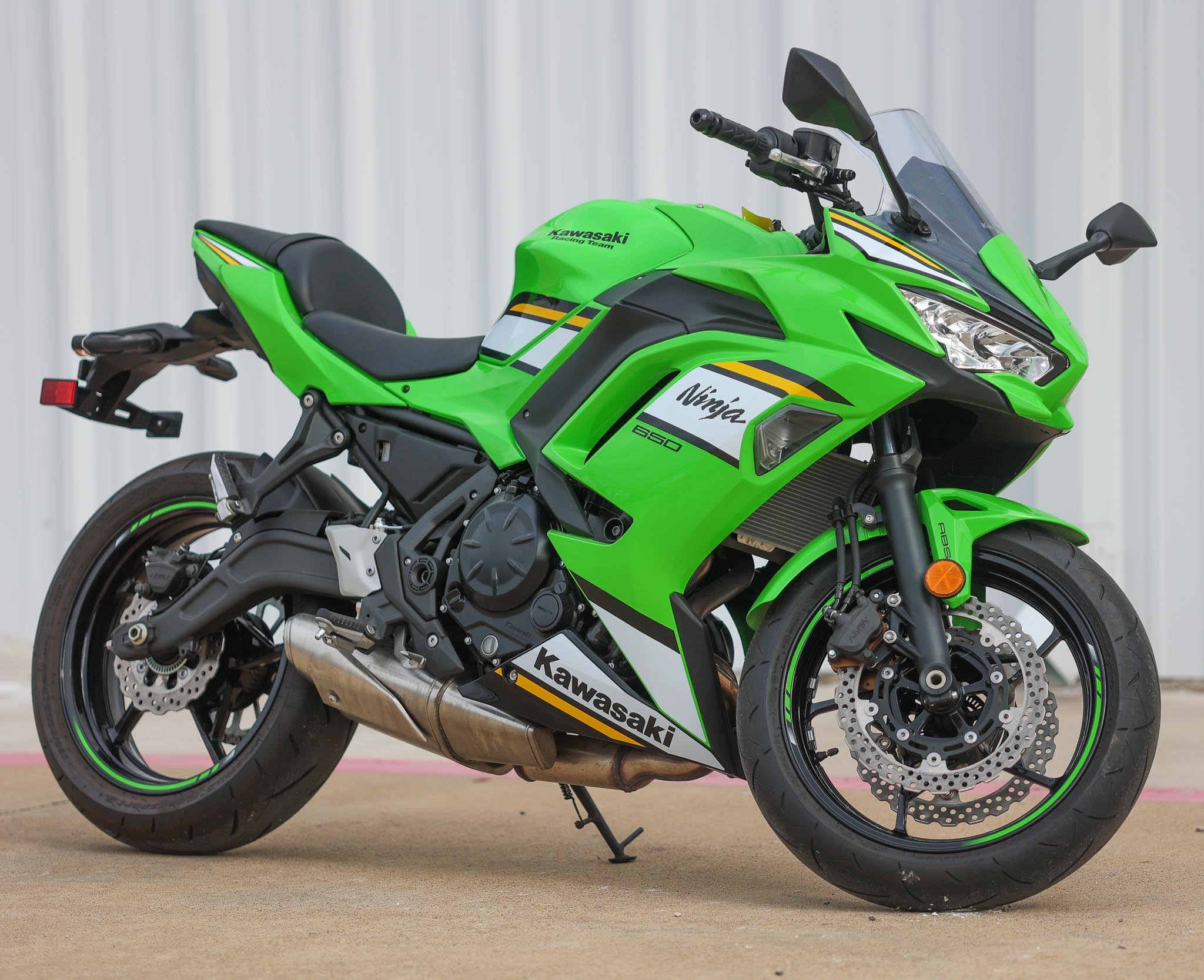Used 2025 Kawasaki Ninja® 650 ABS Green