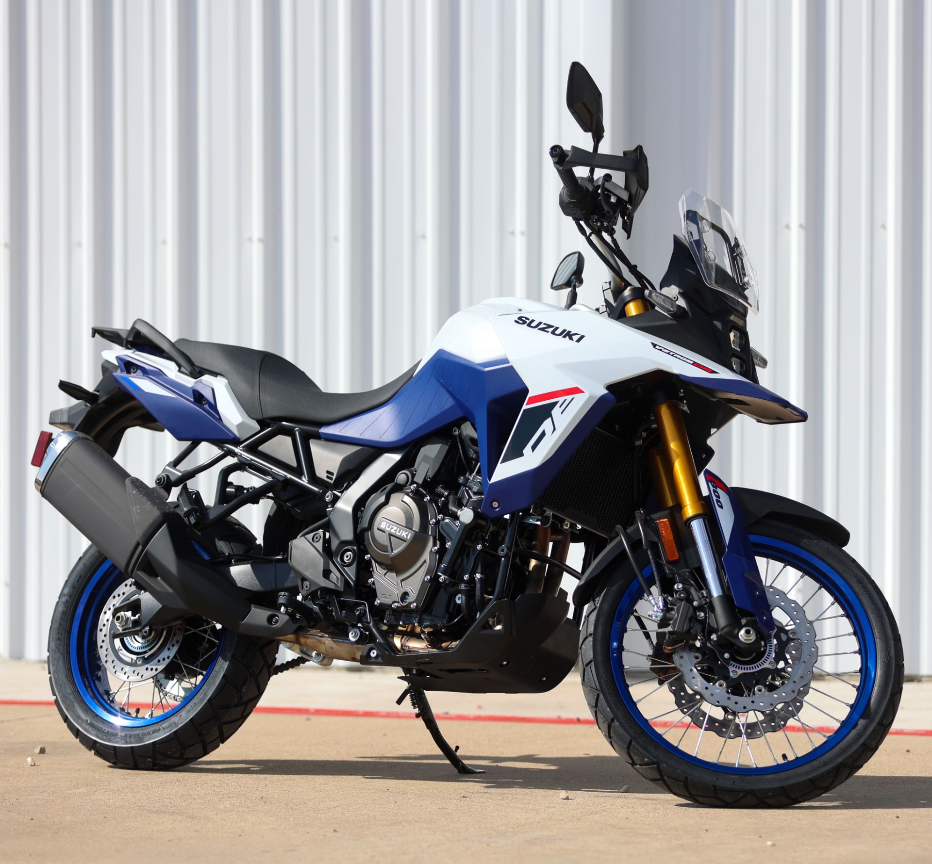 New 2026 Suzuki V-Strom 800DE Pearl Tech White