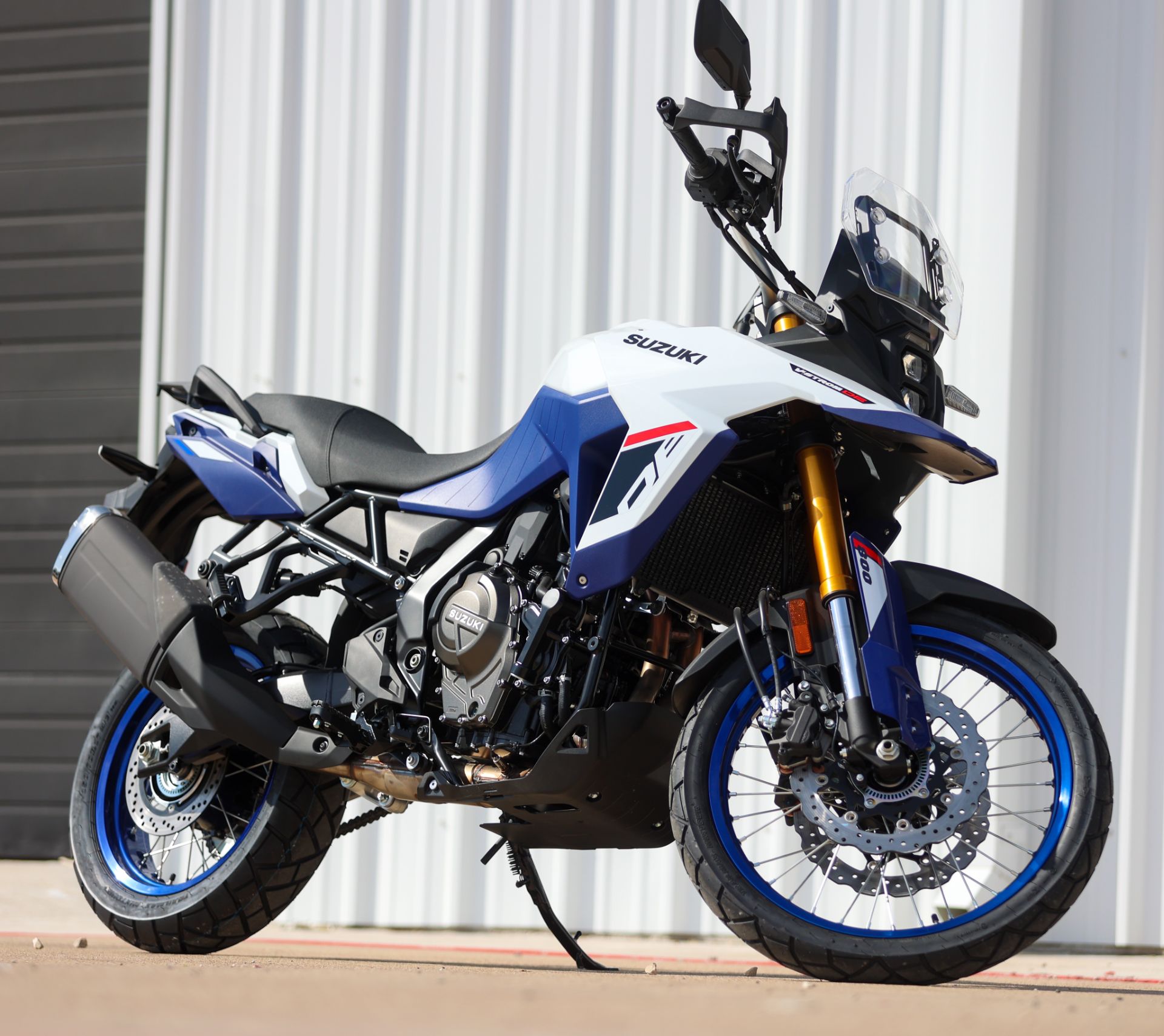 New 2026 Suzuki V-Strom 800DE Pearl Tech White