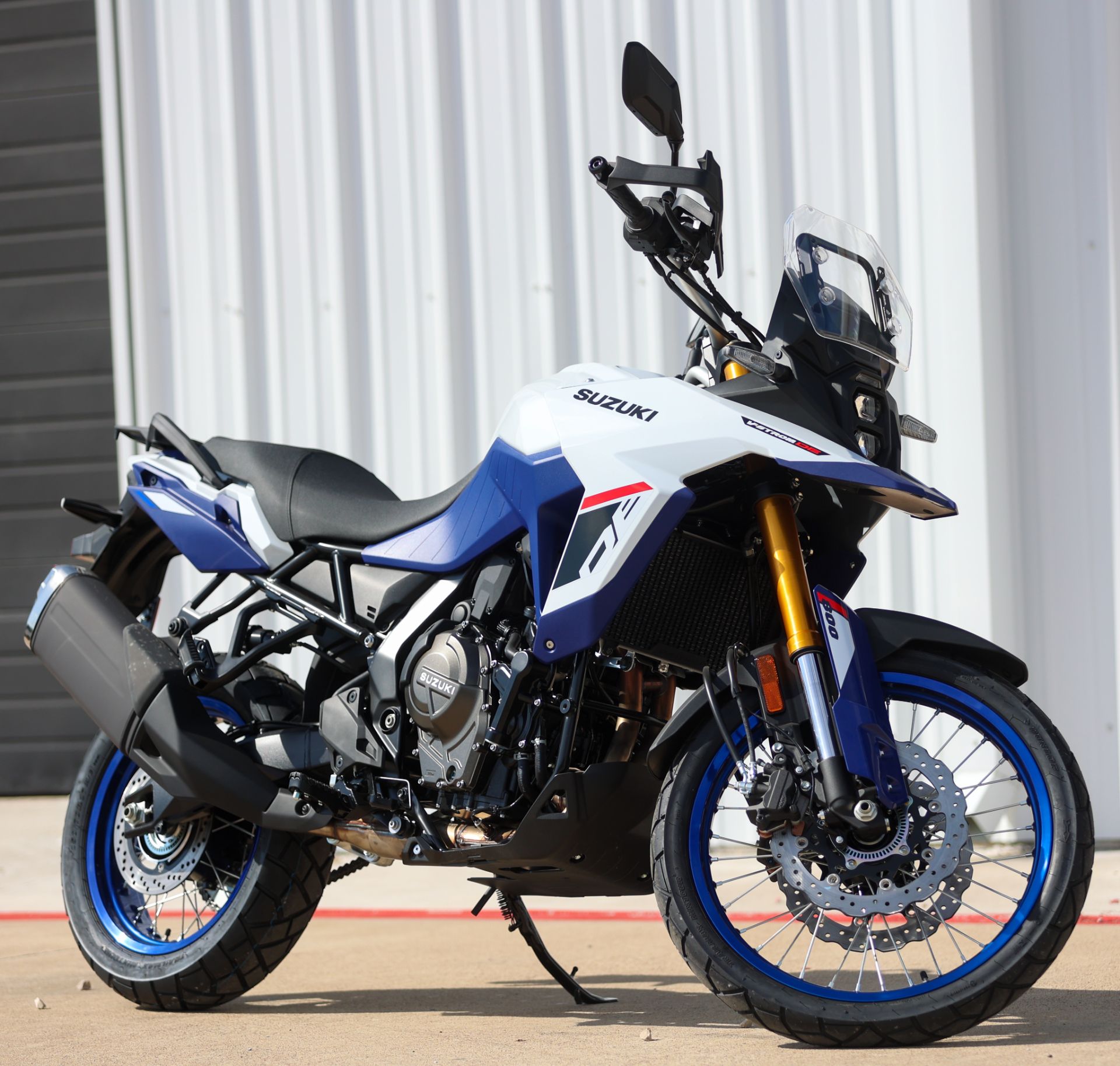 New 2026 Suzuki V-Strom 800DE Pearl Tech White
