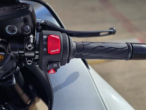 New 2025 Suzuki Hayabusa Metallic Mystic Silver / Pearl New 2025 Suzuki Hayabusa Metallic Mystic Silver / Pearl