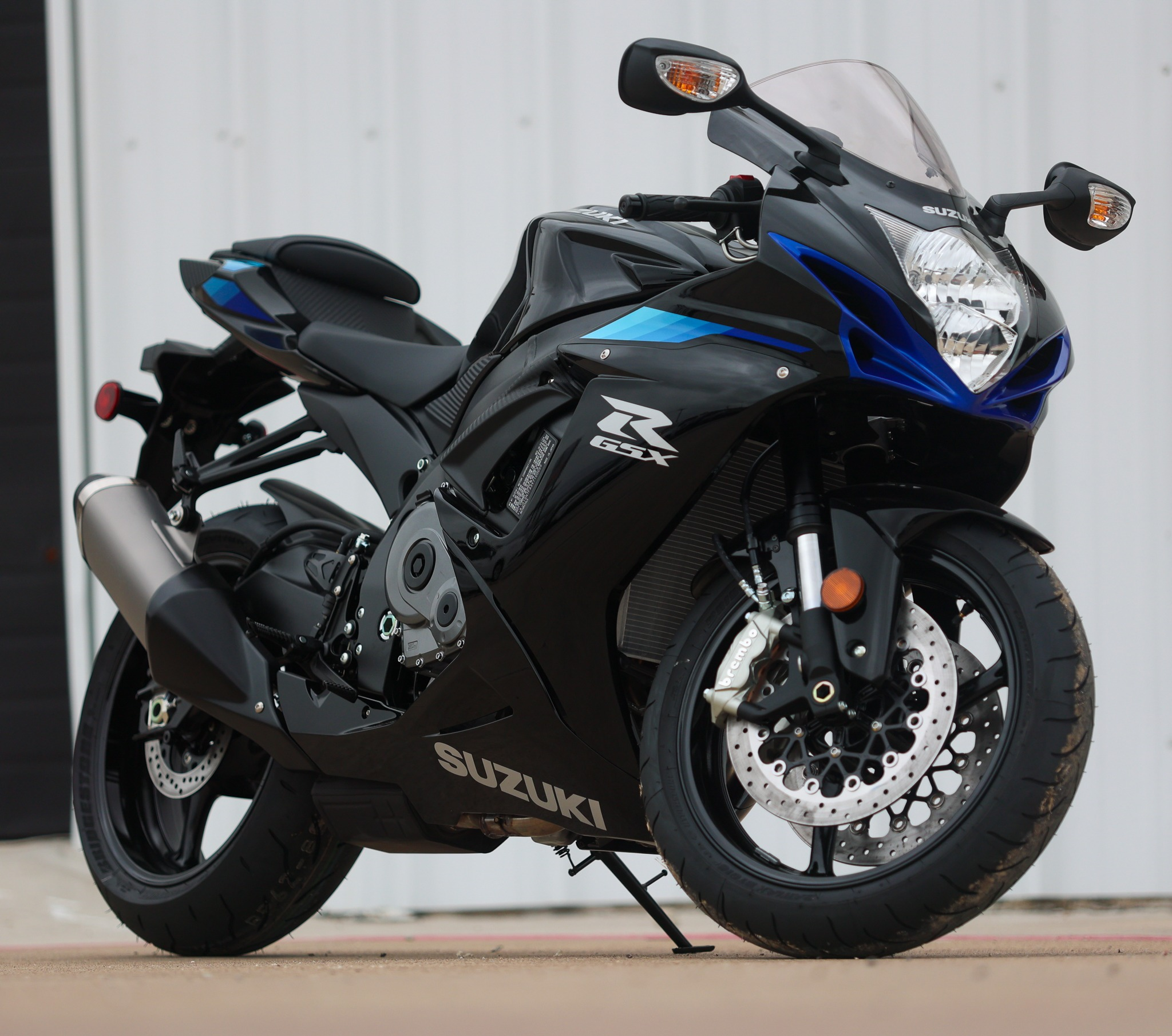 New 2027 Suzuki GSX-R600 Metallic Matte Black No.2