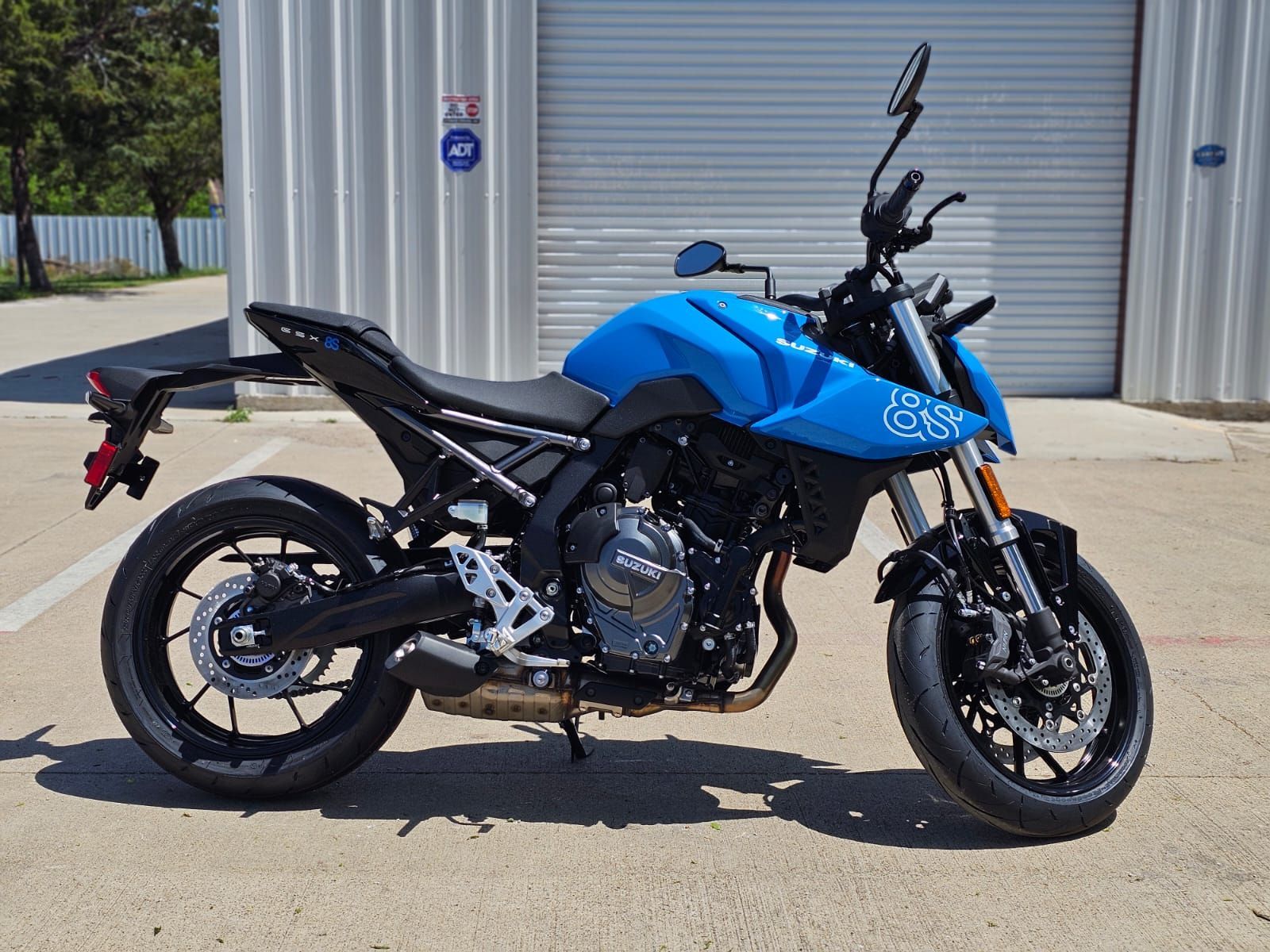 New 2025 Suzuki GSX-8S Blue