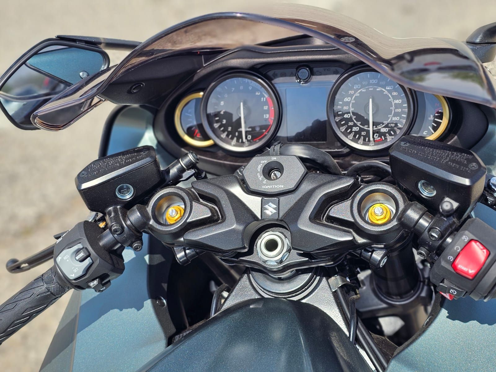 New 2025 Suzuki Hayabusa Silver
