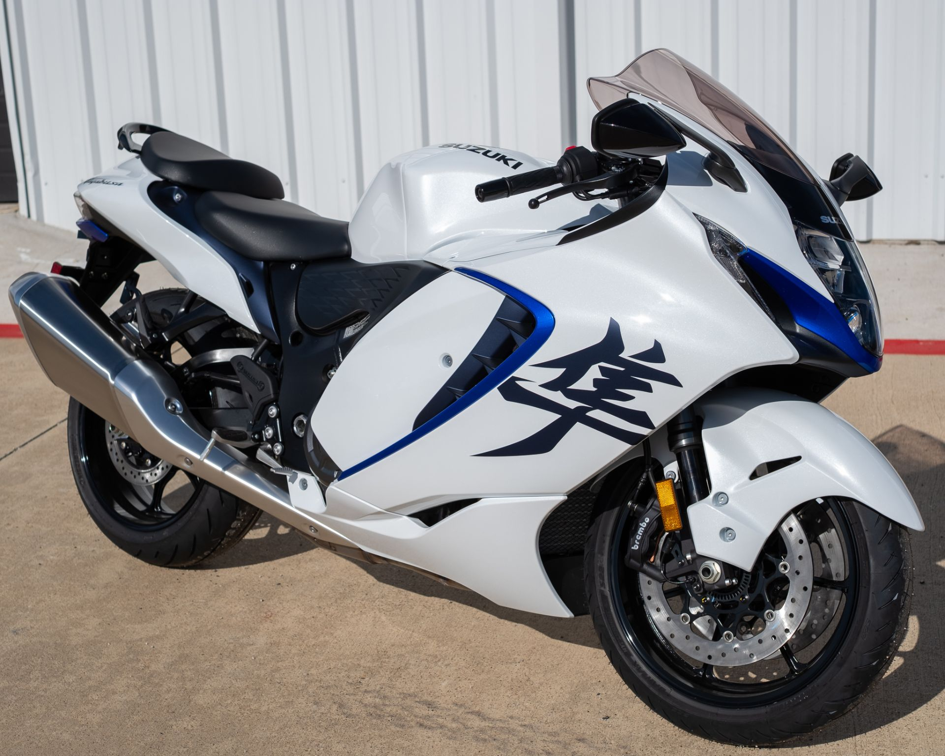 New 2026 Suzuki Hayabusa Pearl Vigor Blue / Pearl Brilliant White
