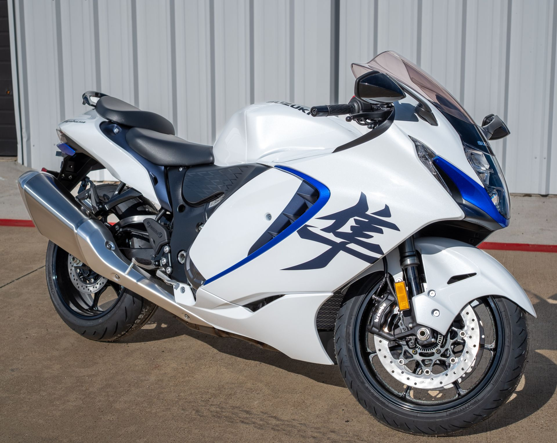 New 2026 Suzuki Hayabusa Pearl Vigor Blue / Pearl Brilliant White