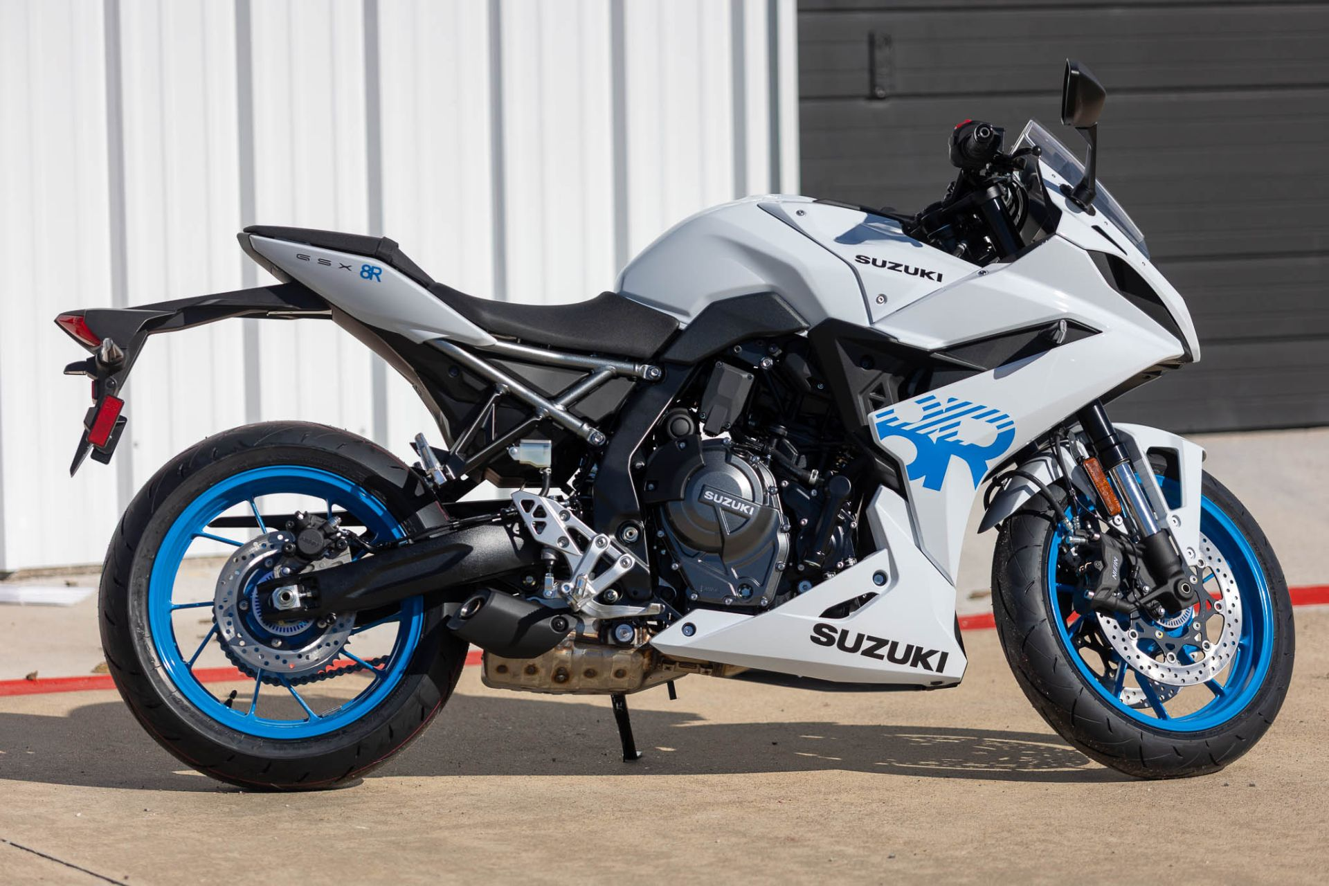 New 2026 Suzuki GSX-8R Pearl Tech White