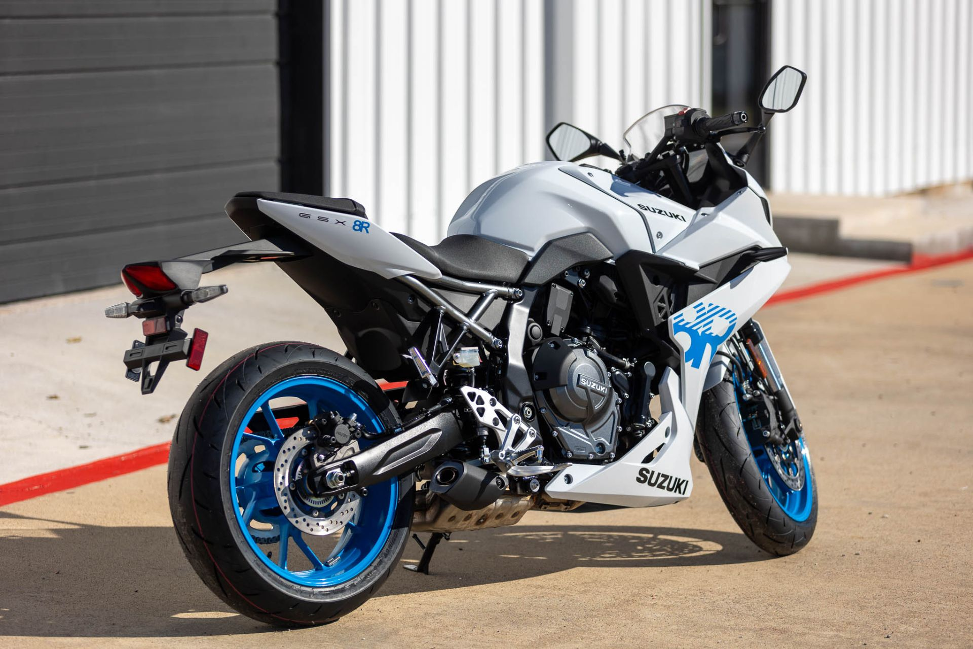 New 2026 Suzuki GSX-8R Pearl Tech White New 2026 Suzuki GSX-8R Pearl Tech White