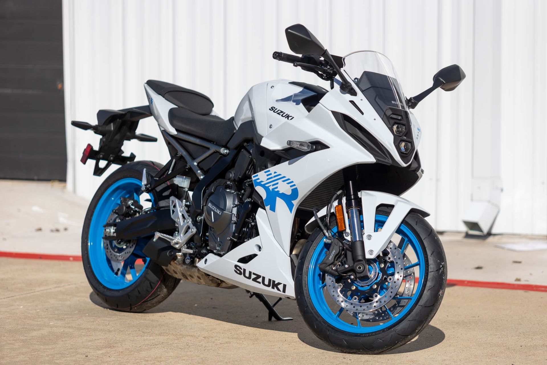 New 2026 Suzuki GSX-8R Pearl Tech White