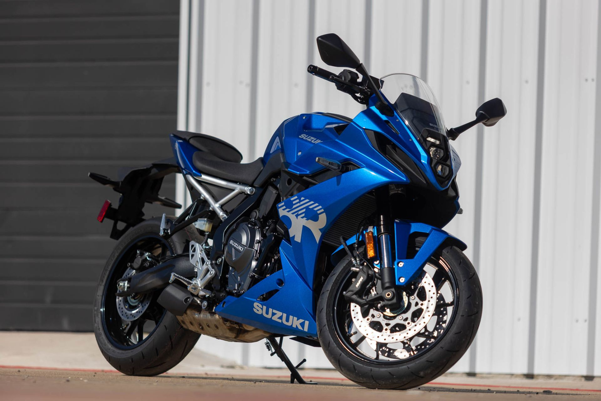 New 2026 Suzuki GSX-8R Metallic Triton Blue
