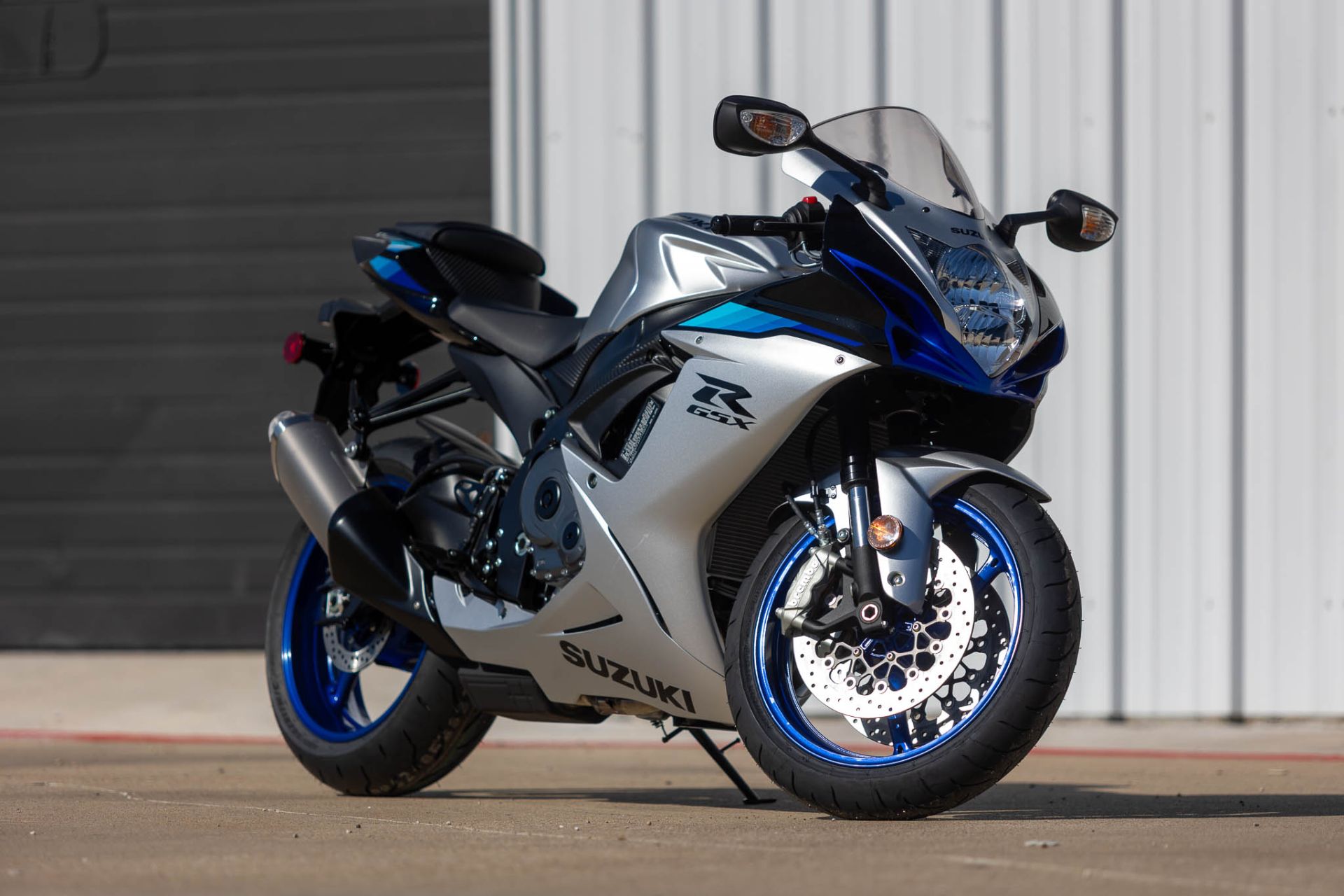 New 2026 Suzuki GSX-R600 Pearl Vigor Blue / Metallic Matte Sword Silver