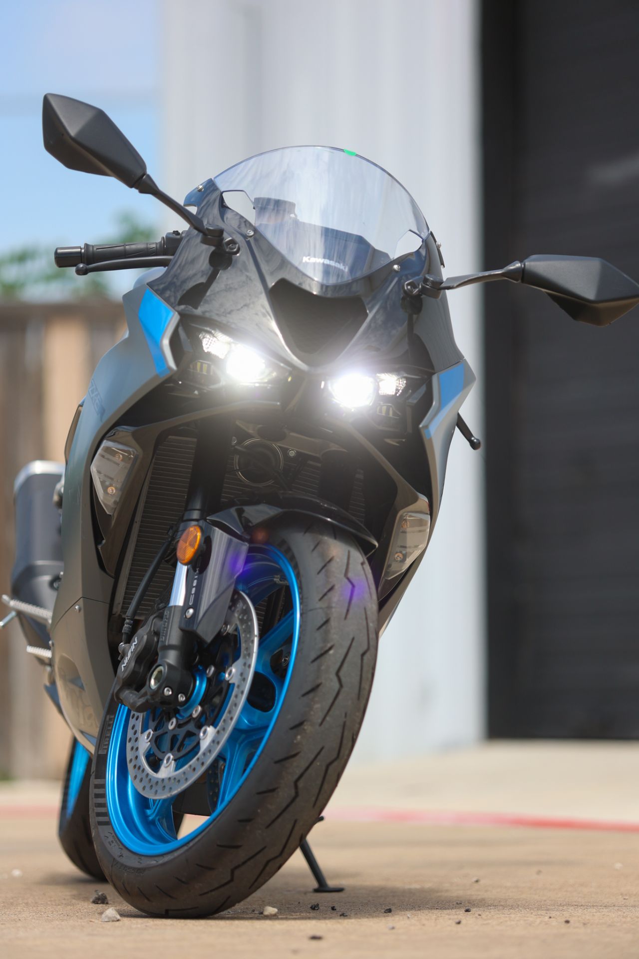skygrayページ Used 2026 Kawasaki Ninja® ZX™-6R ABS GREY/BLK/BLUE