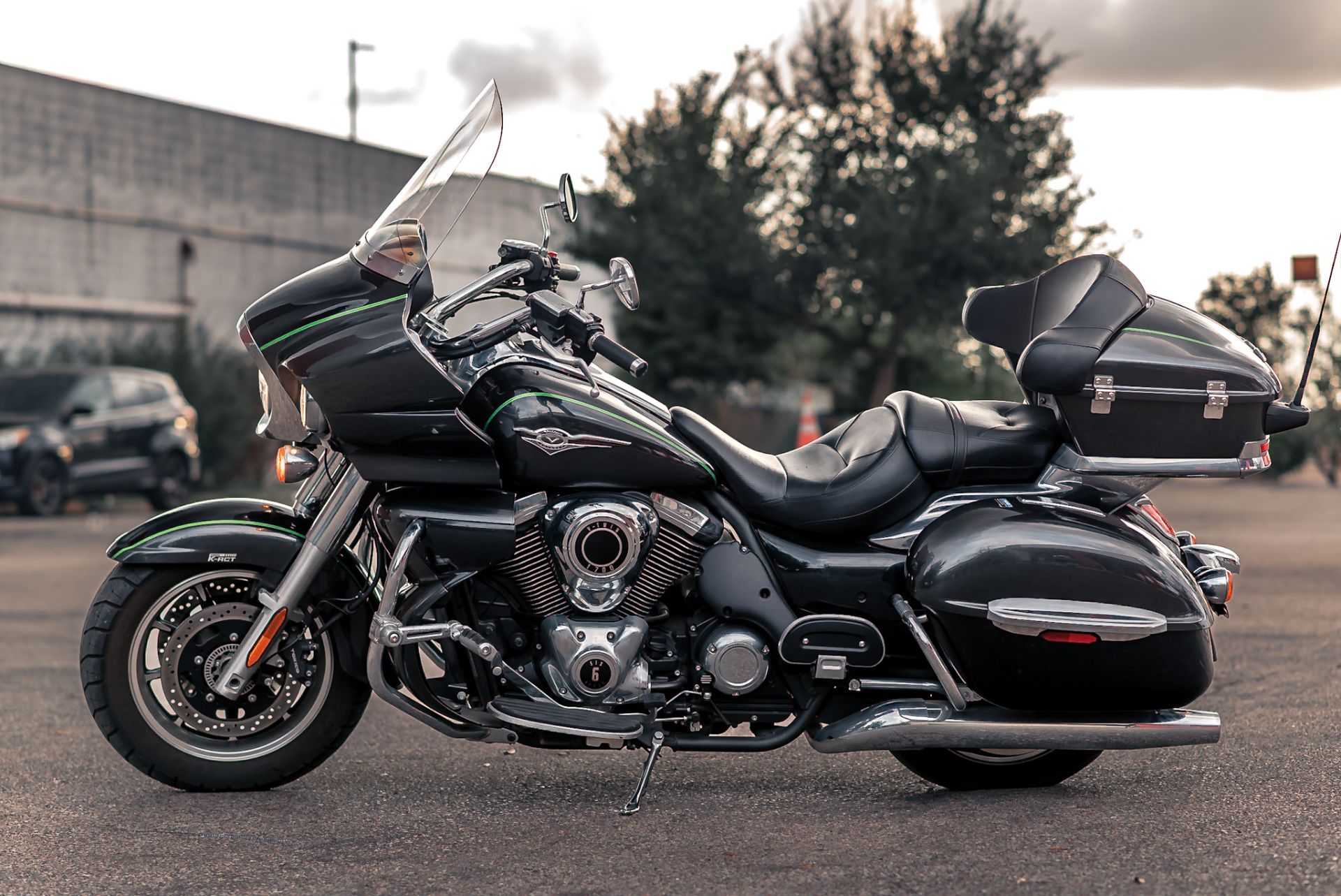 Used 2015 Kawasaki Vulcan® 1700 Voyager® ABS Metallic Carbon Gray