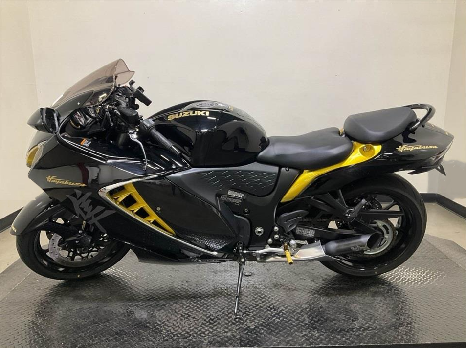 Gsx1300r Suzuki Hayabusa Bike Rate Suzuki Gsx1300r Hayabusa New Hayabusa 2022 Suzuki Hayabusa STD On Road  Price, Specifications, Weight, Range