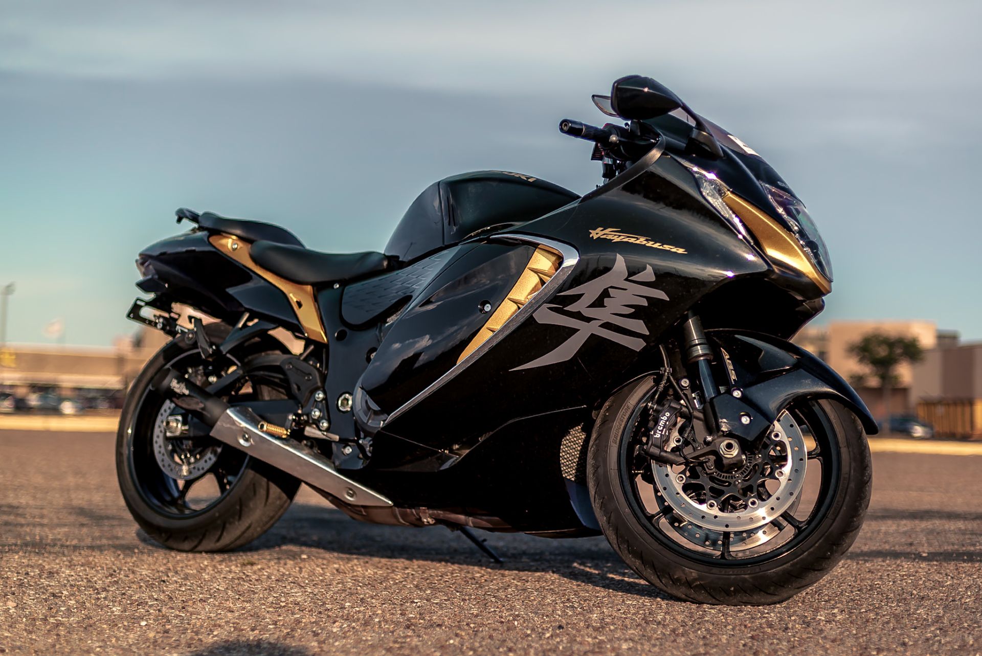 Used 2022 Suzuki Hayabusa Glass Sparkle Black & Candy Burnt Gold