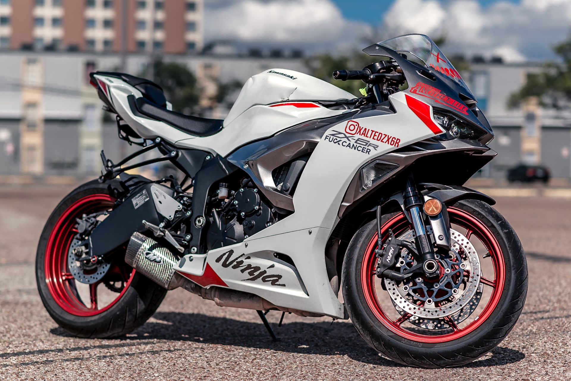 Used 2024 Kawasaki Ninja ZX-6R Pearl Robotic White