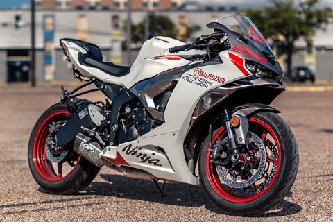 Used 2024 Kawasaki Ninja ZX-6R Pearl Robotic White