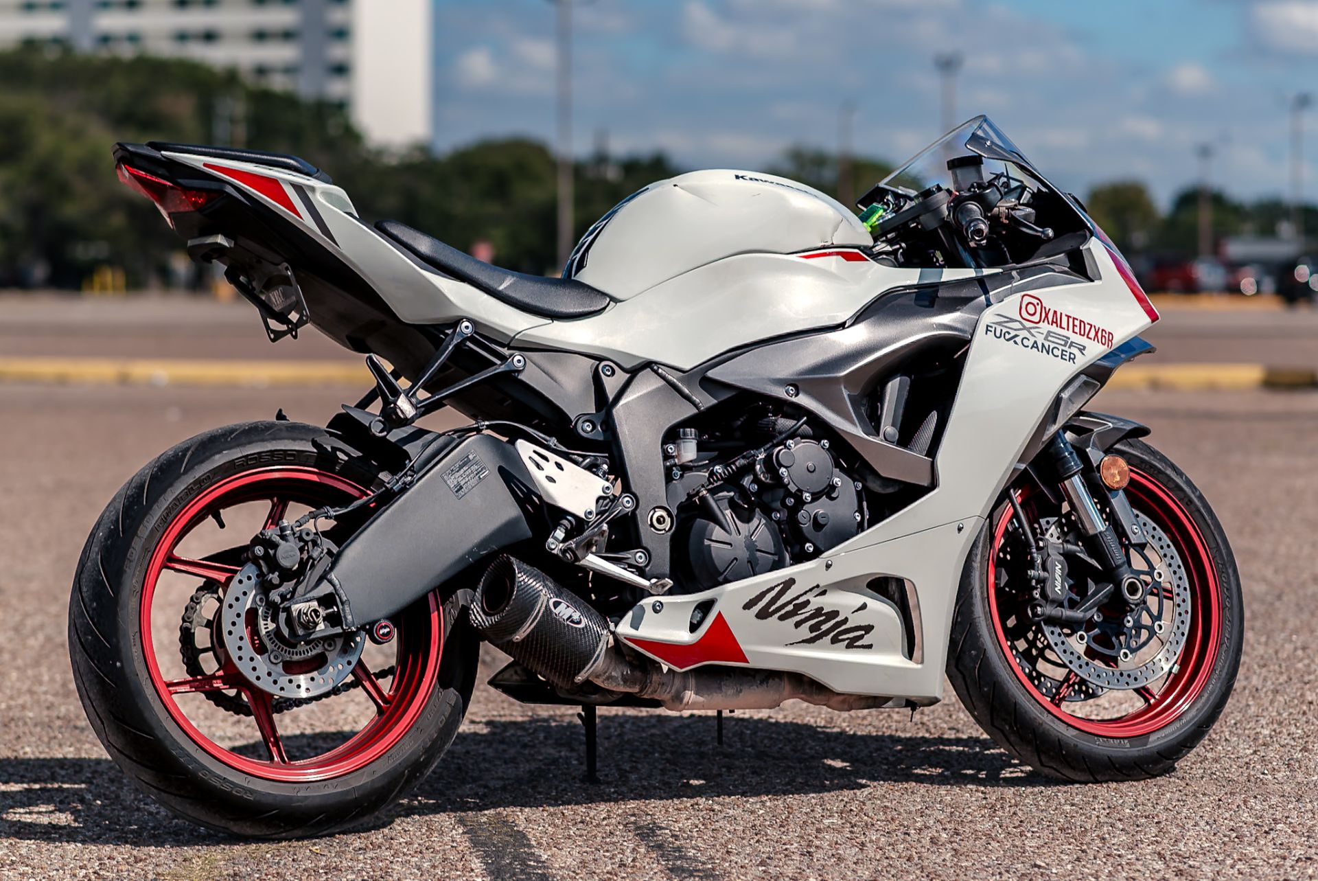 Used 2024 Kawasaki Ninja ZX-6R Pearl Robotic White