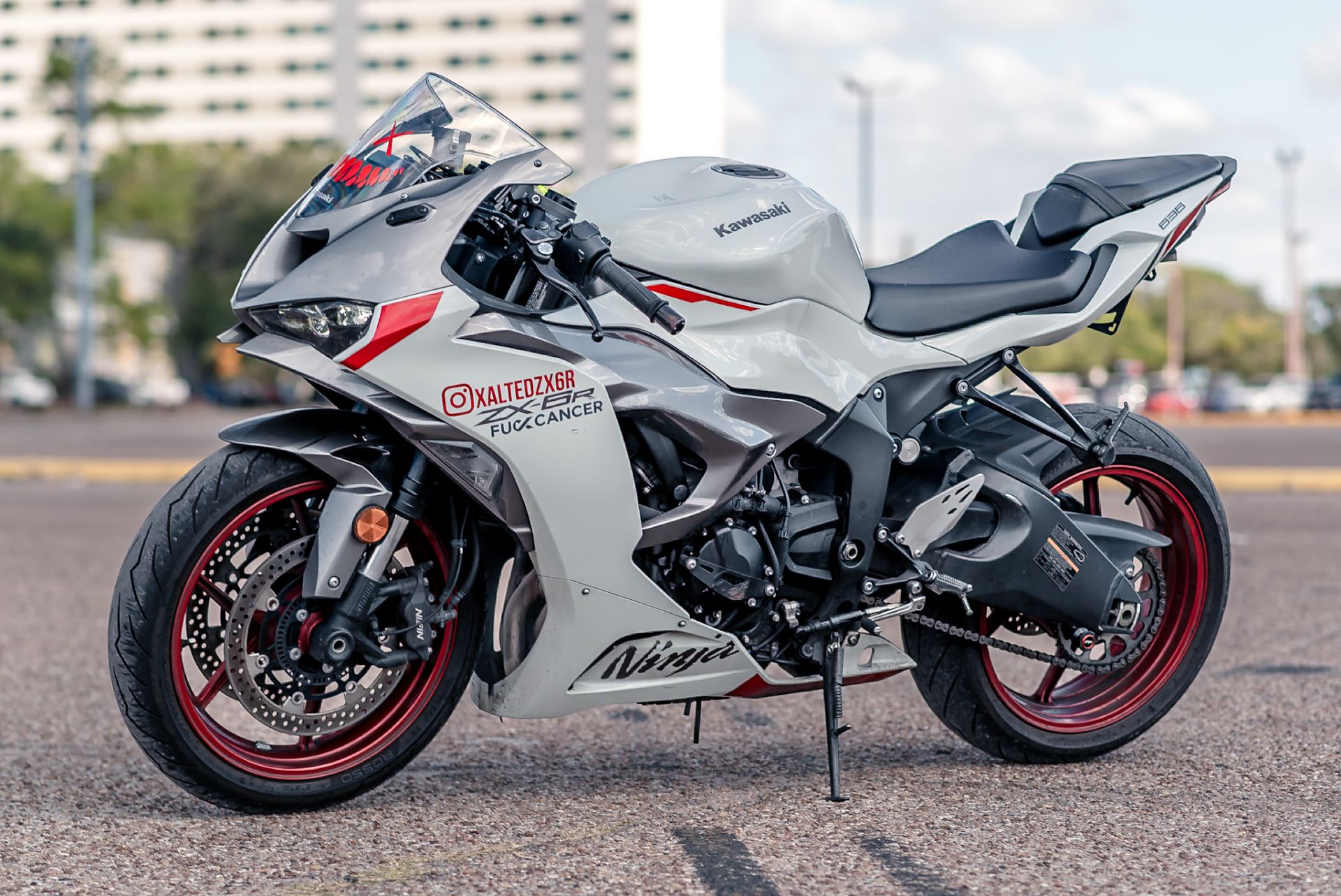 Used 2024 Kawasaki Ninja ZX-6R Pearl Robotic White