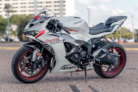 Used 2024 Kawasaki Ninja ZX-6R Pearl Robotic White / Metallic