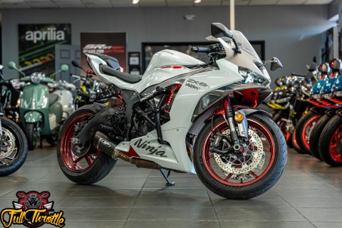 kakaページ Used 2024 Kawasaki Ninja ZX-6R ABS Pearl Robotic White / Metallic