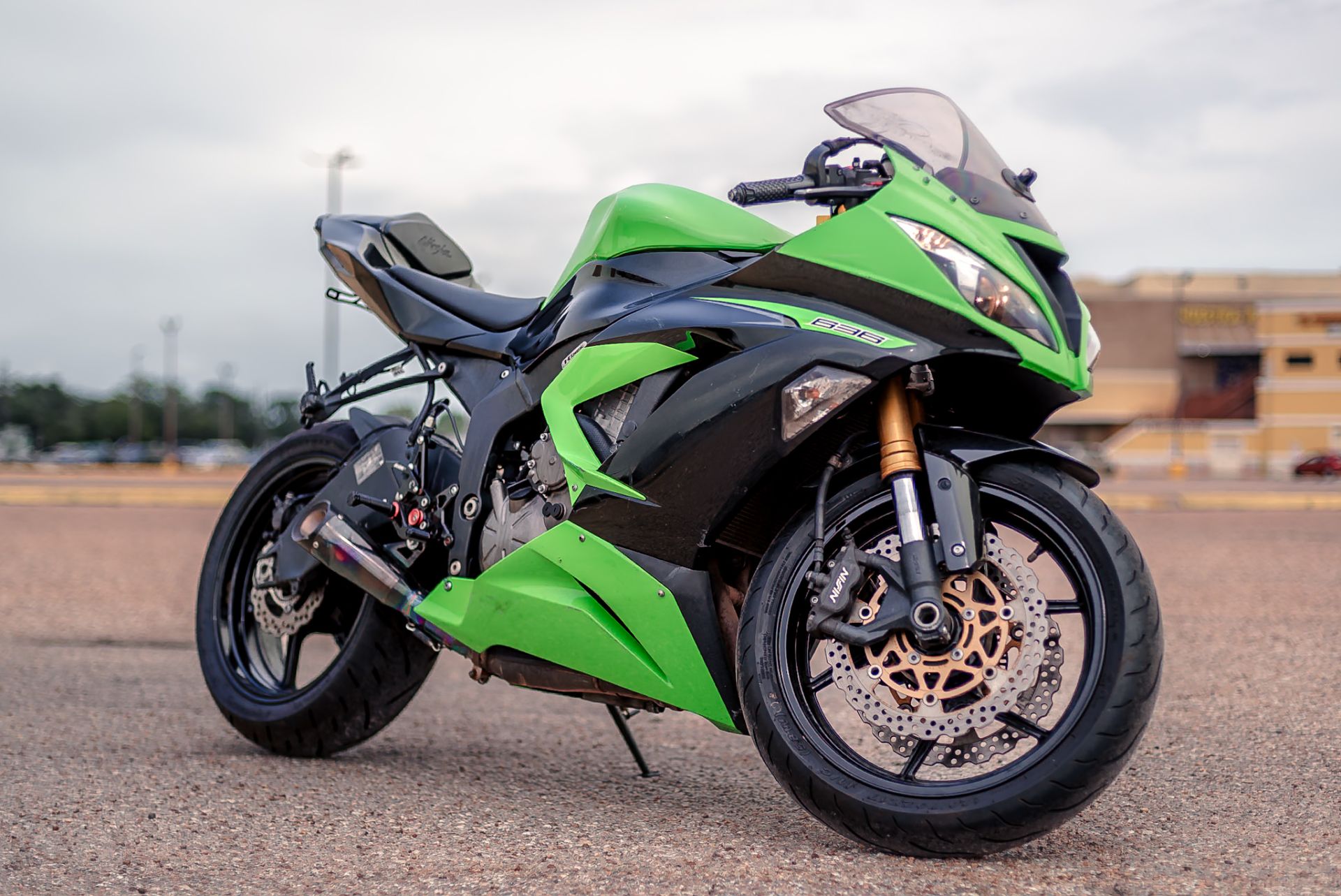 Used 2013 Kawasaki Ninja® ZX™-6R Pearl Flat Stardust White / Flat