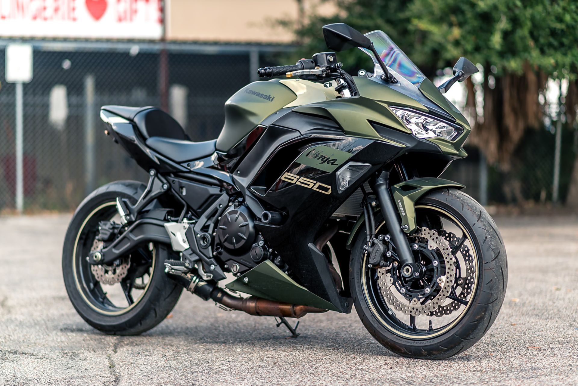 Used 2024 Kawasaki Ninja 650 ABS Metallic Matte Covert Green