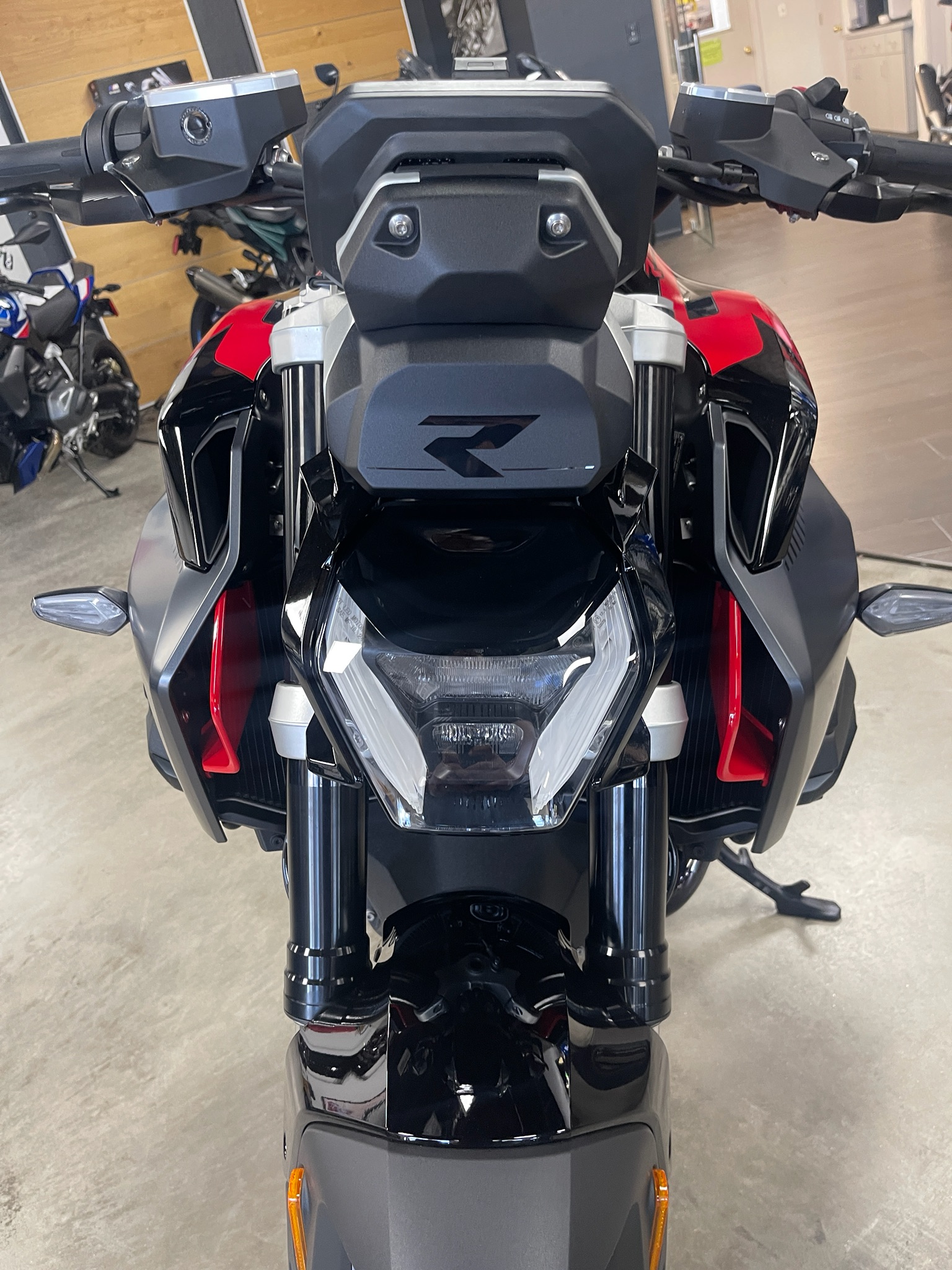 2026 BMW R 1300 R 3