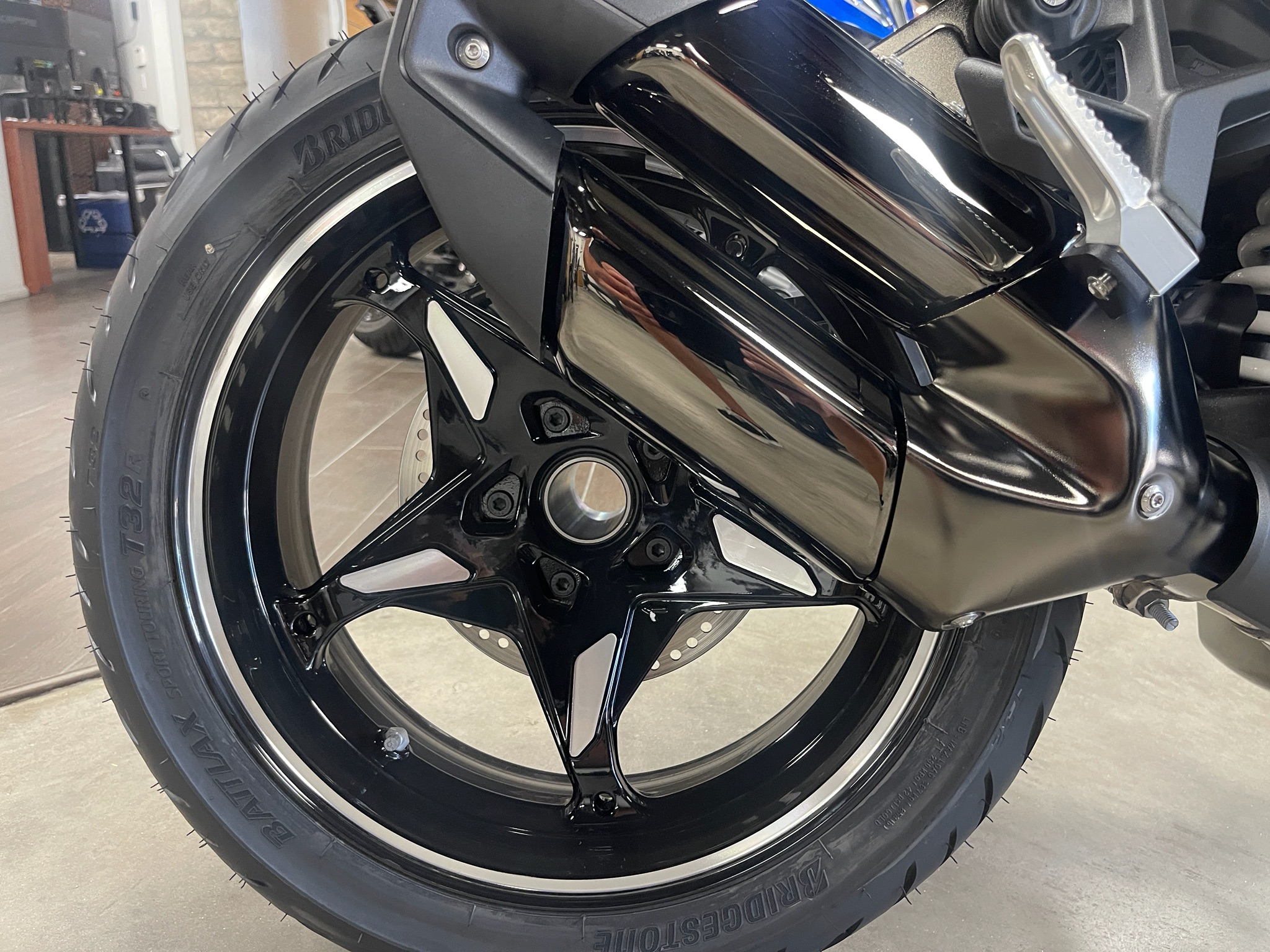 2026 BMW R 1300 R 6