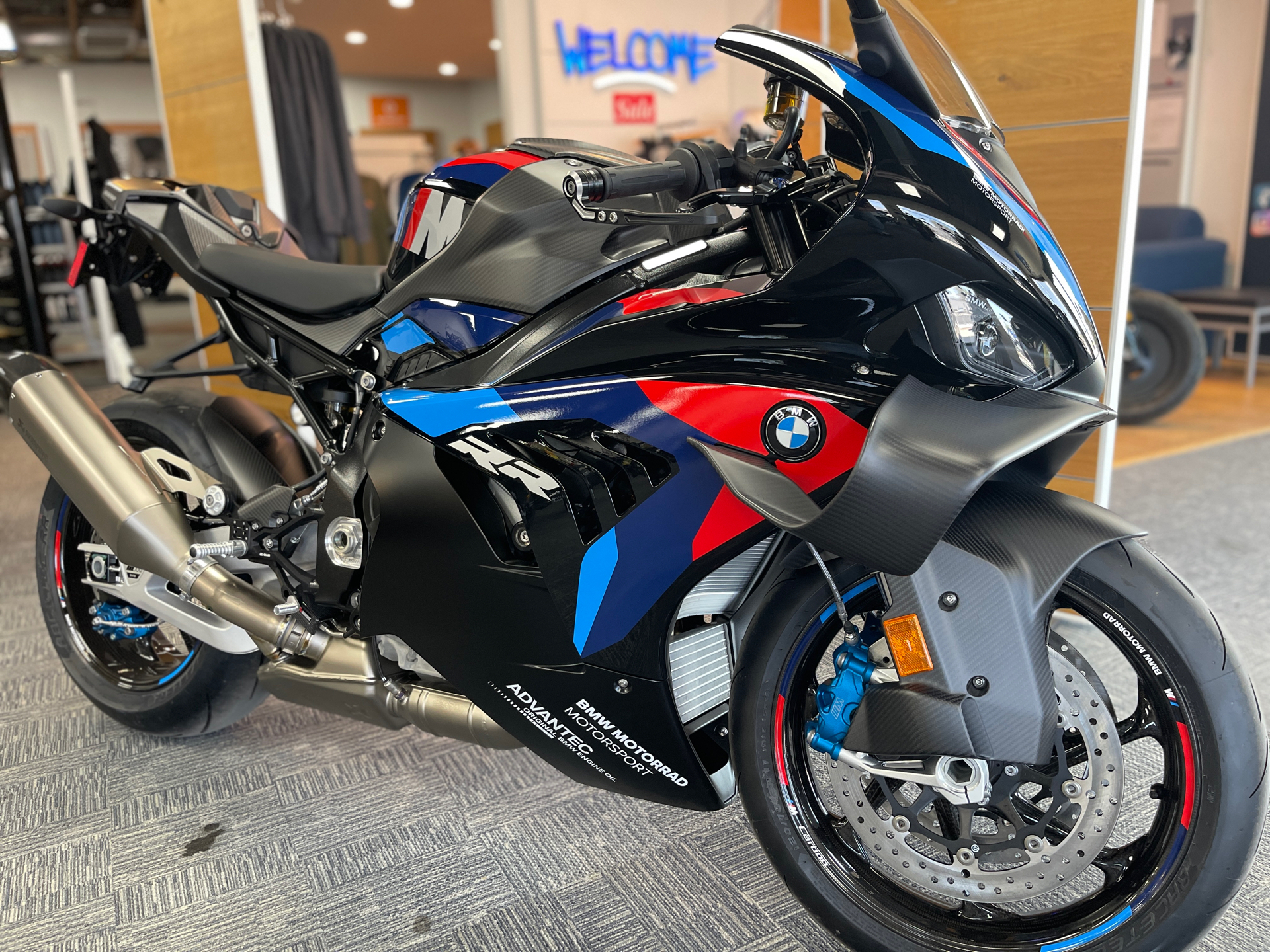 寺222 BMW M-Bike Limited Carbon Edition BMW M Bike Limited Carbon Edition.