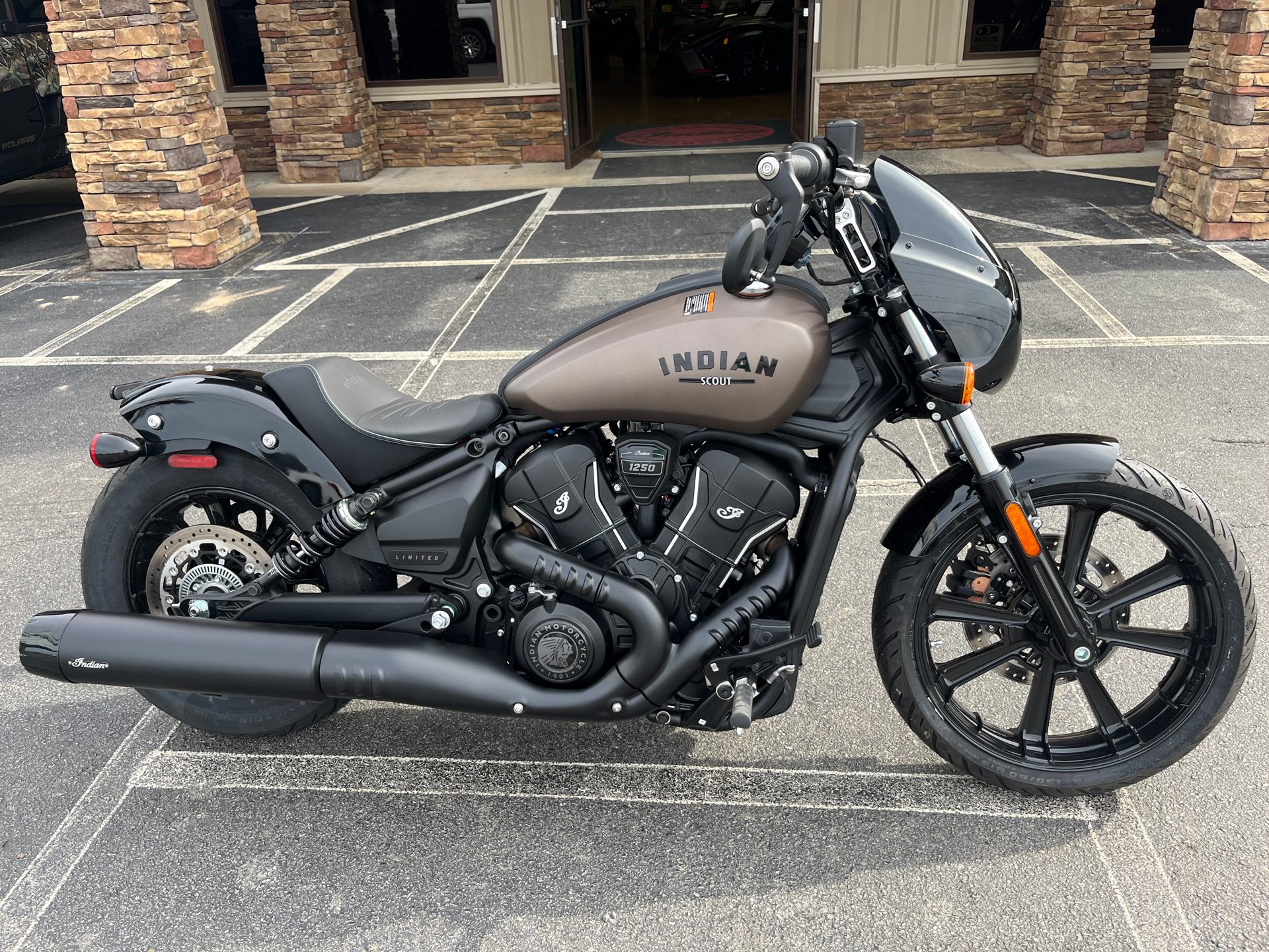 2025 Indian Motorcycle Sport Scout® Limited in Jacksonville, Arkansas - Photo 2