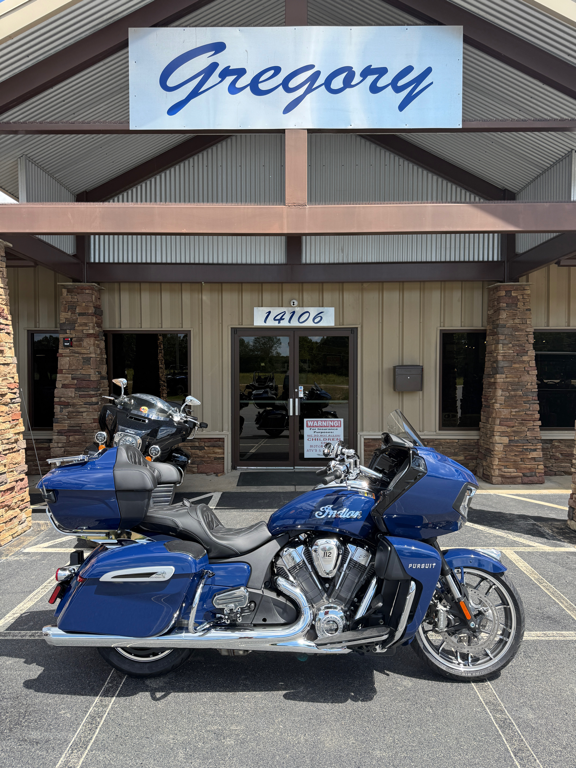 2025 Indian Motorcycle Pursuit® Limited® with 112 and Powerband Audio Package in Jacksonville, Arkansas - Photo 1