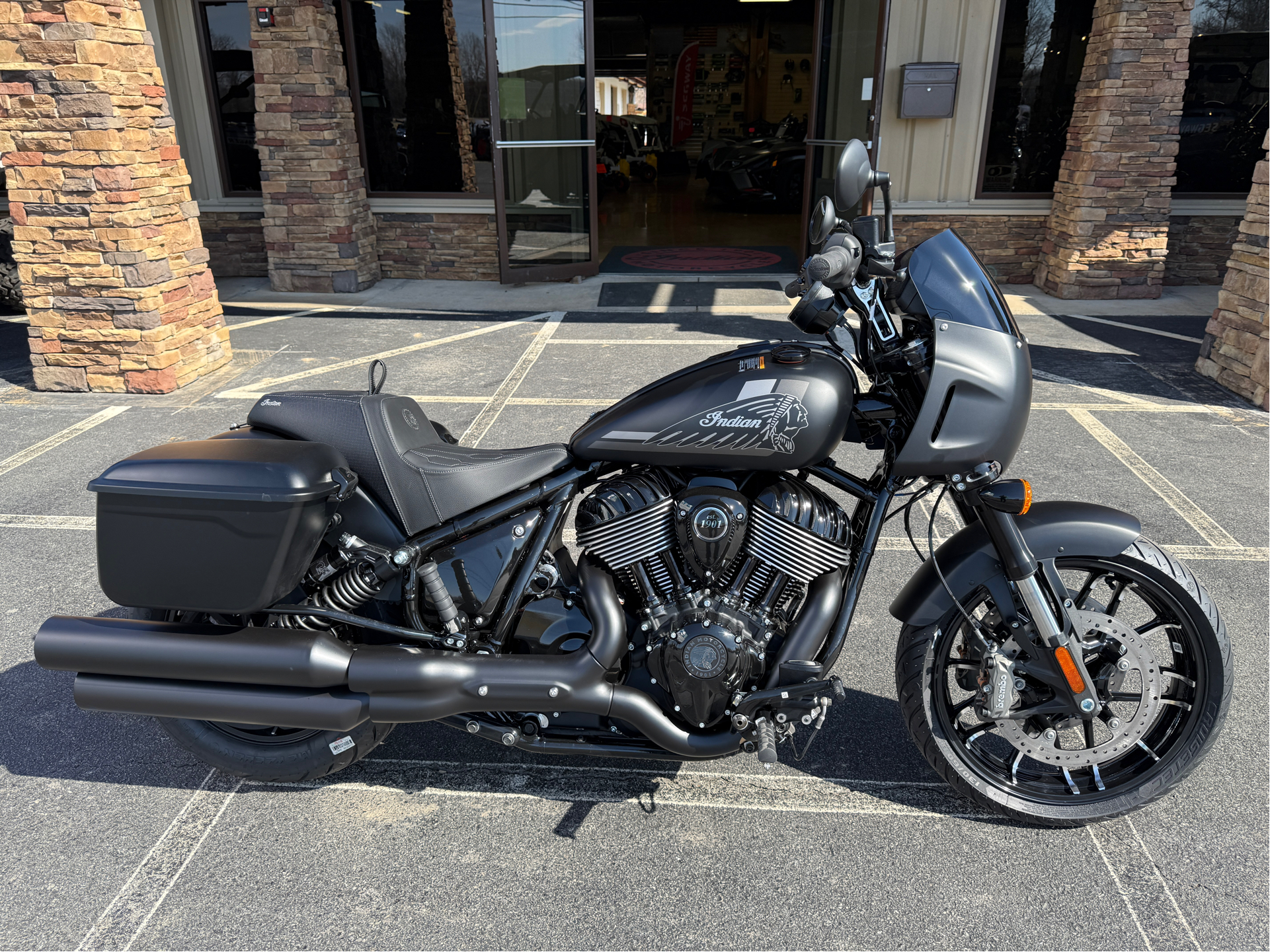 2025 Indian Motorcycle Sport Chief RT in Jacksonville, Arkansas - Photo 2