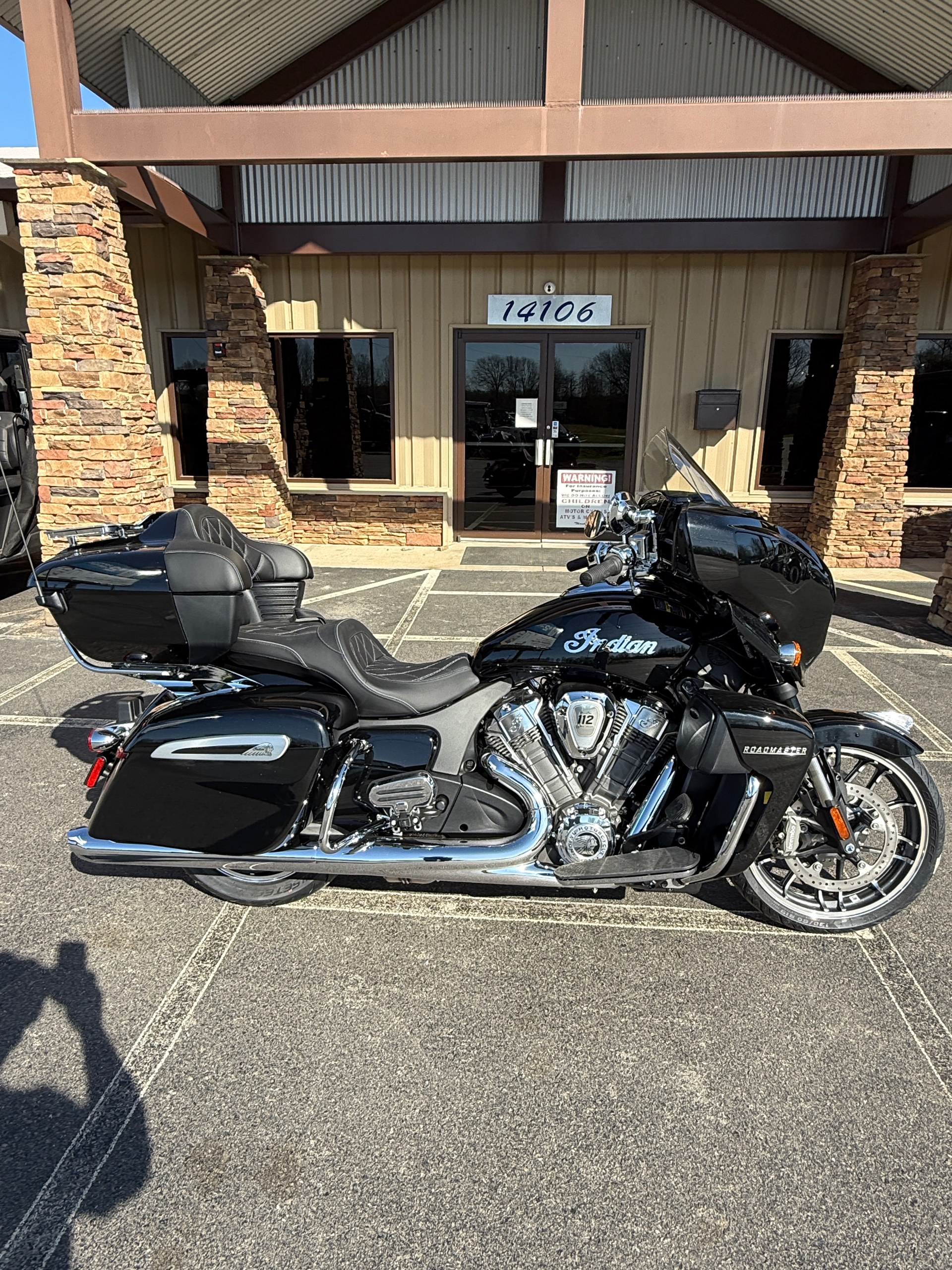 2025 Indian Motorcycle Roadmaster® PowerPlus Limited® with 112 in Jacksonville, Arkansas - Photo 2