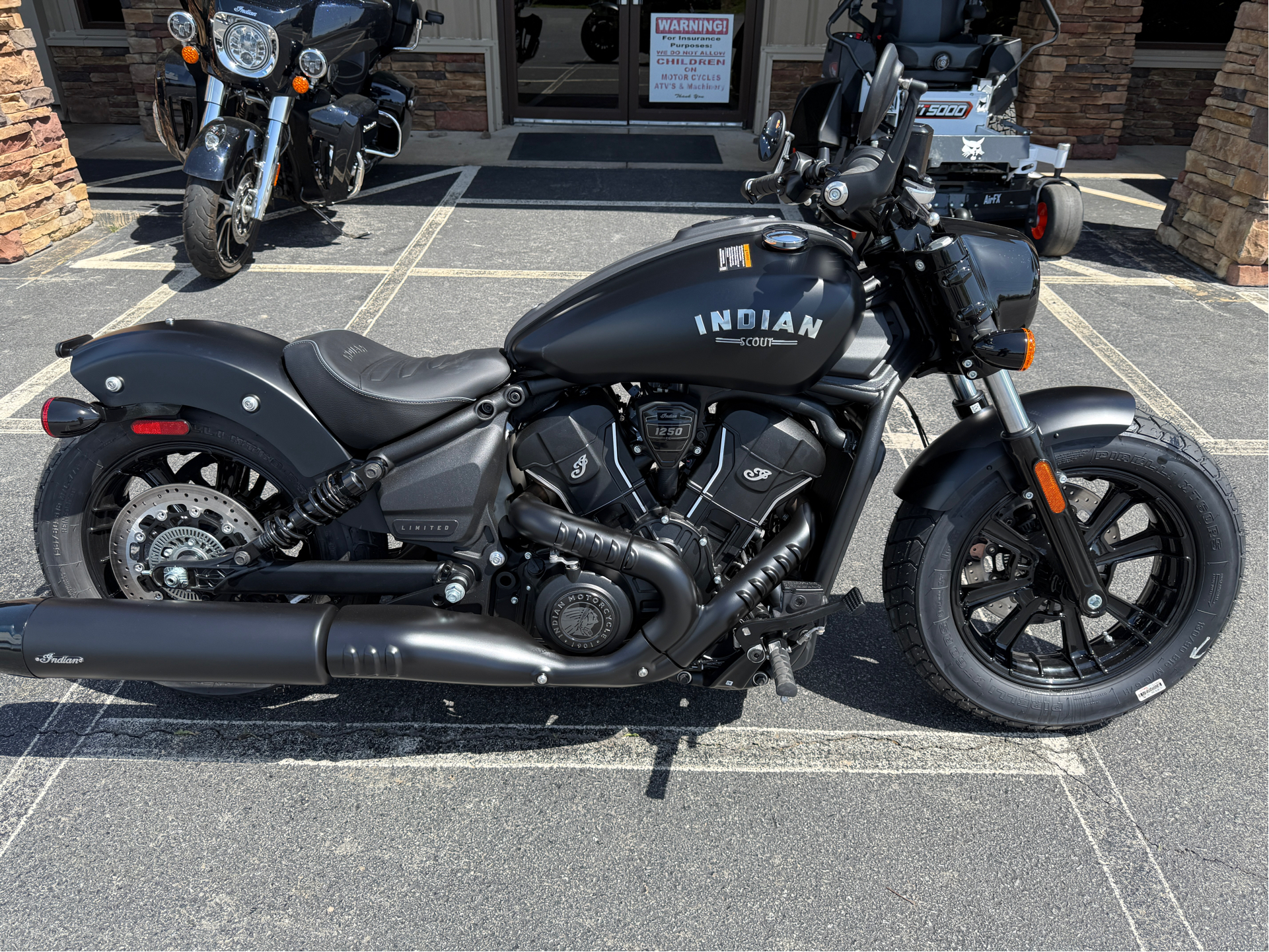 2025 Indian Motorcycle Scout® Bobber Limited in Jacksonville, Arkansas - Photo 2