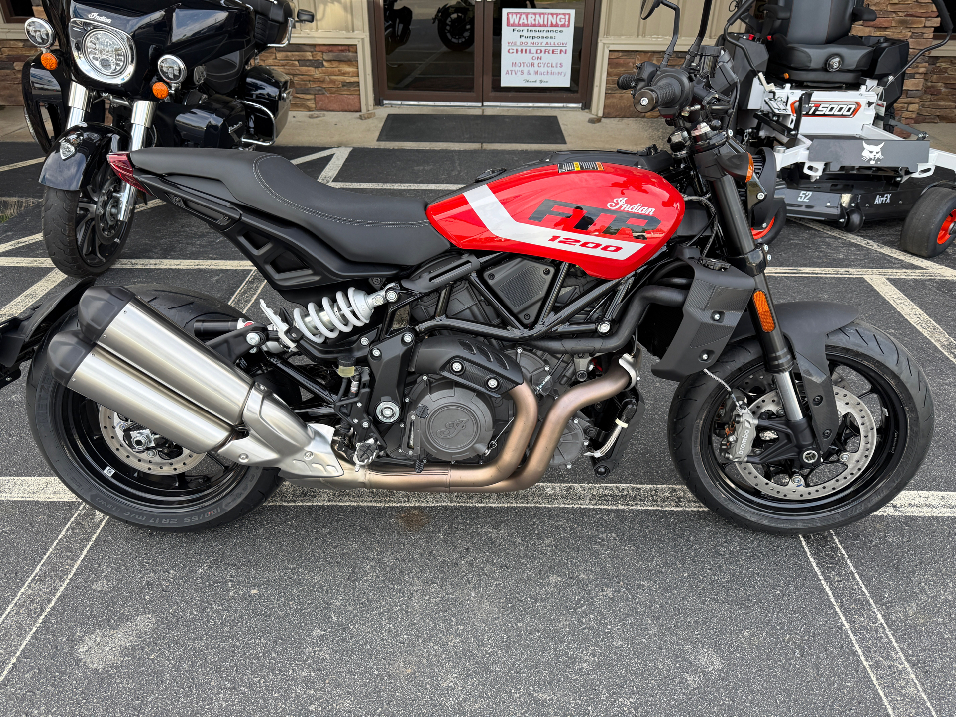 2024 Indian Motorcycle FTR in Jacksonville, Arkansas - Photo 2