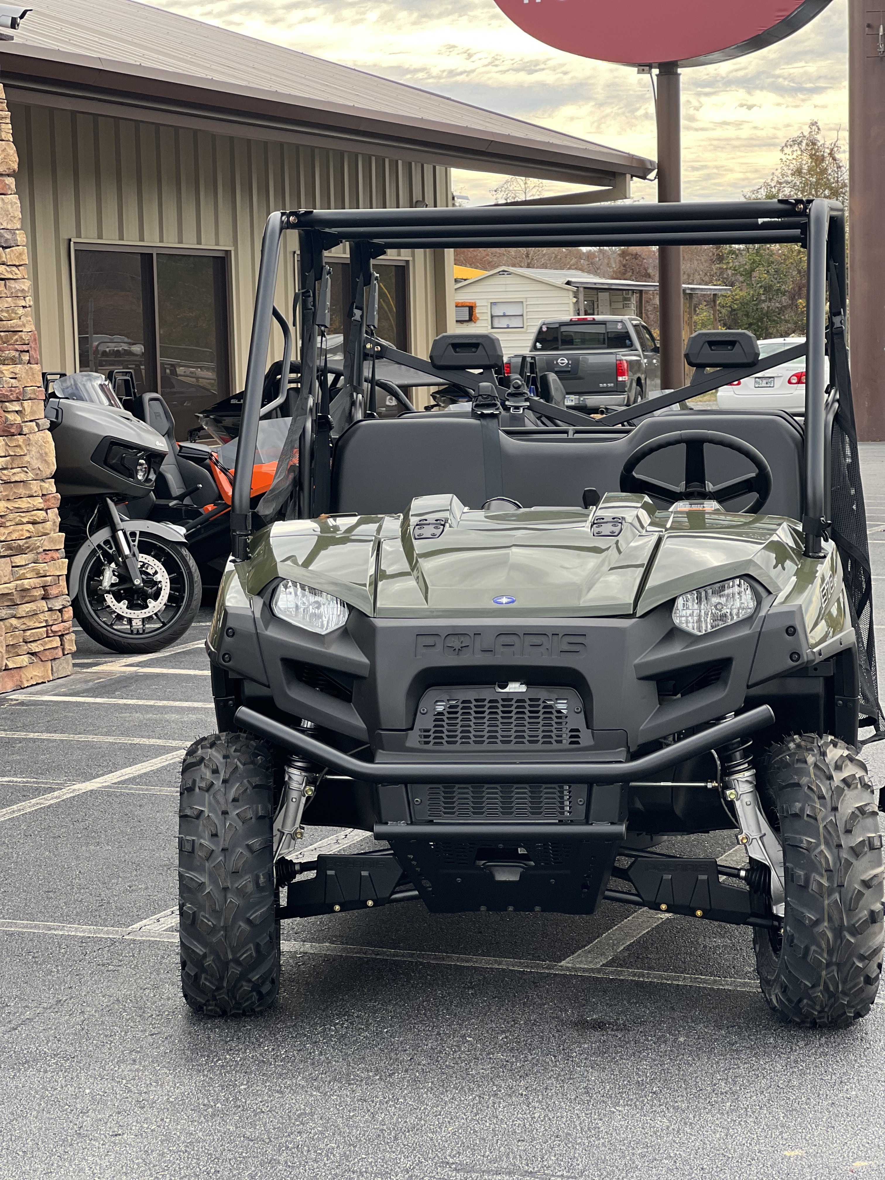 2025 Polaris Ranger Crew 570 Full-Size in Jacksonville, Arkansas - Photo 2