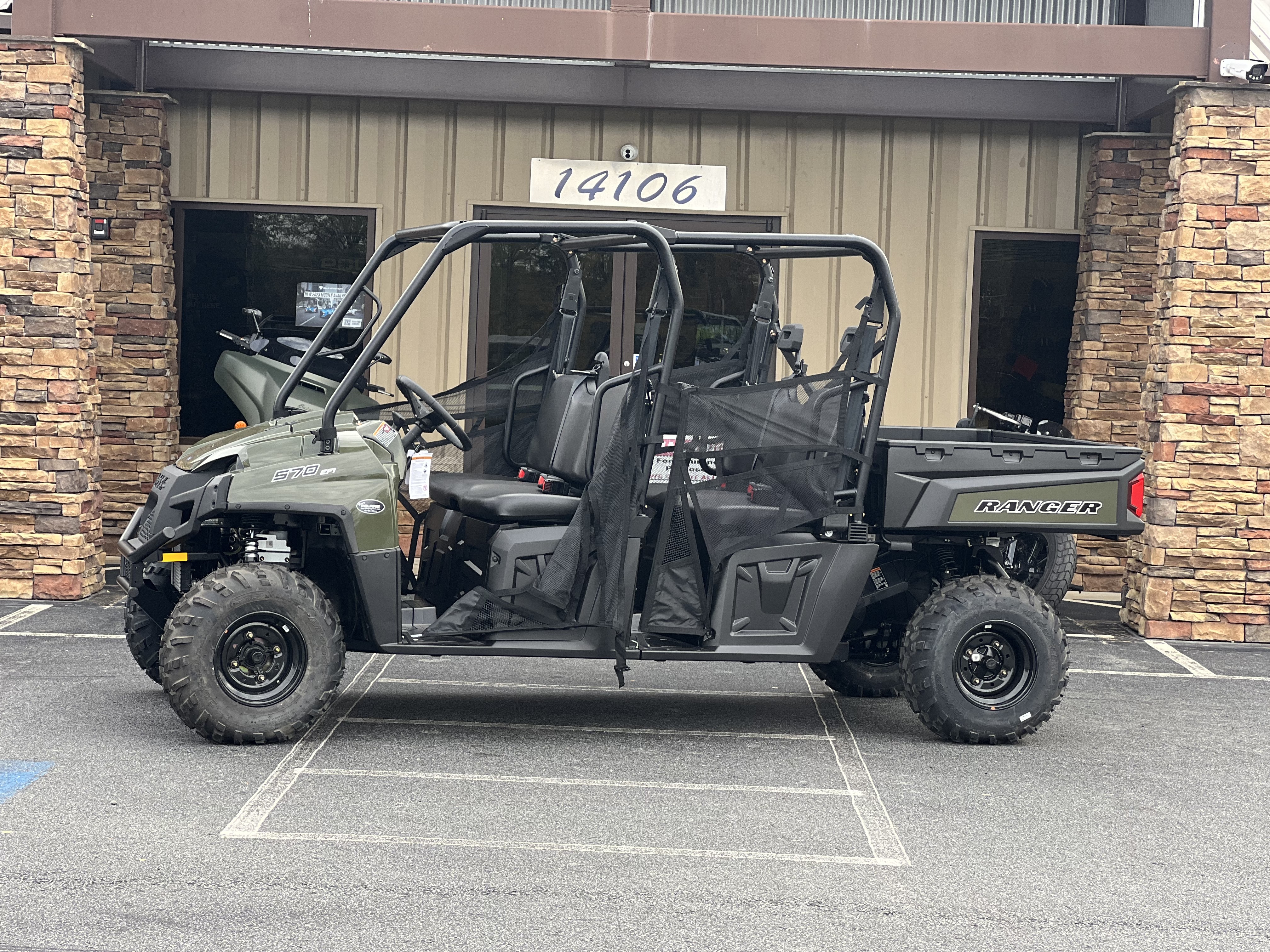 2025 Polaris Ranger Crew 570 Full-Size in Jacksonville, Arkansas - Photo 2