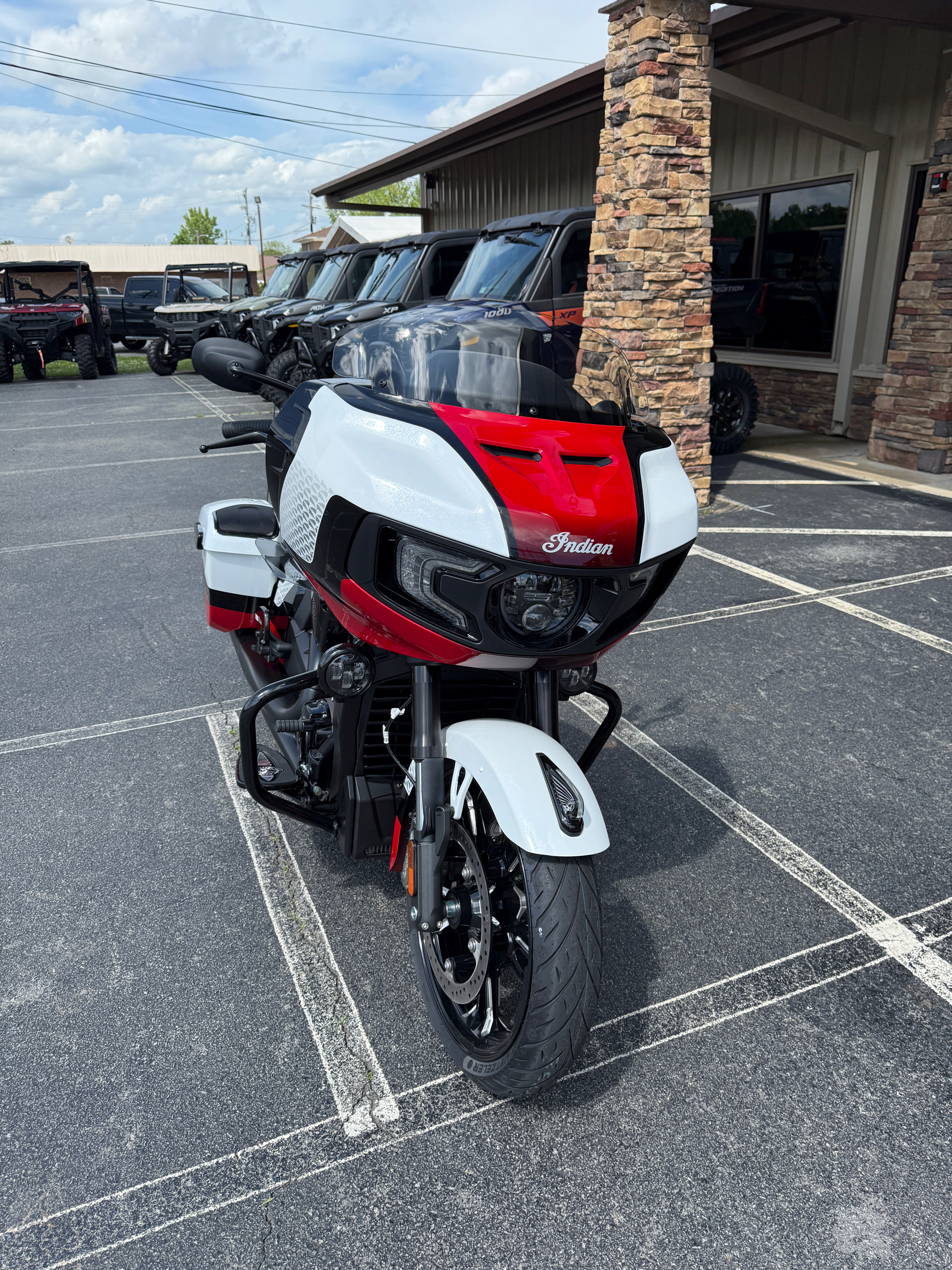 2025 Indian Motorcycle Challenger® Elite in Jacksonville, Arkansas - Photo 3